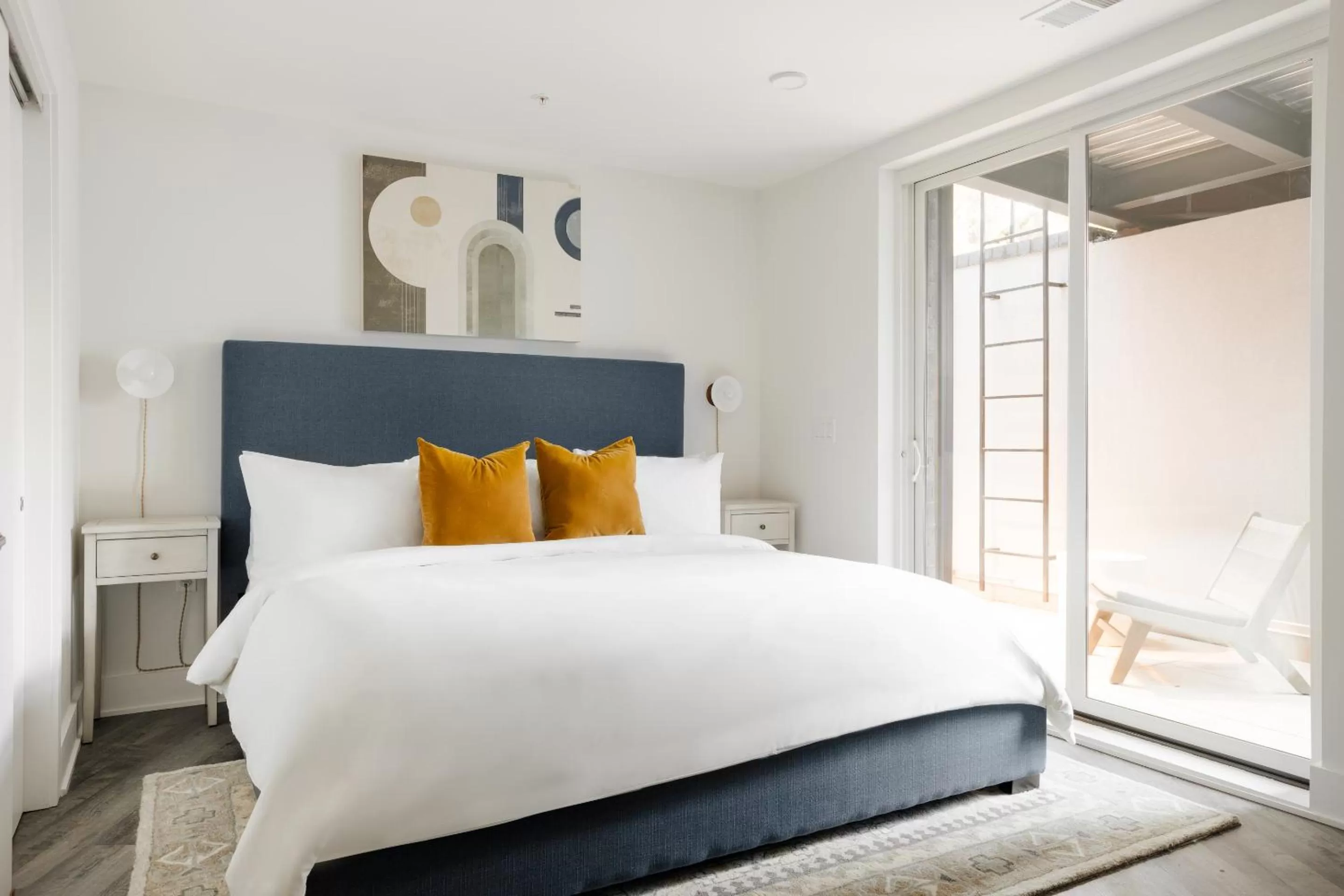 Living room, Bed in Sonder Europa