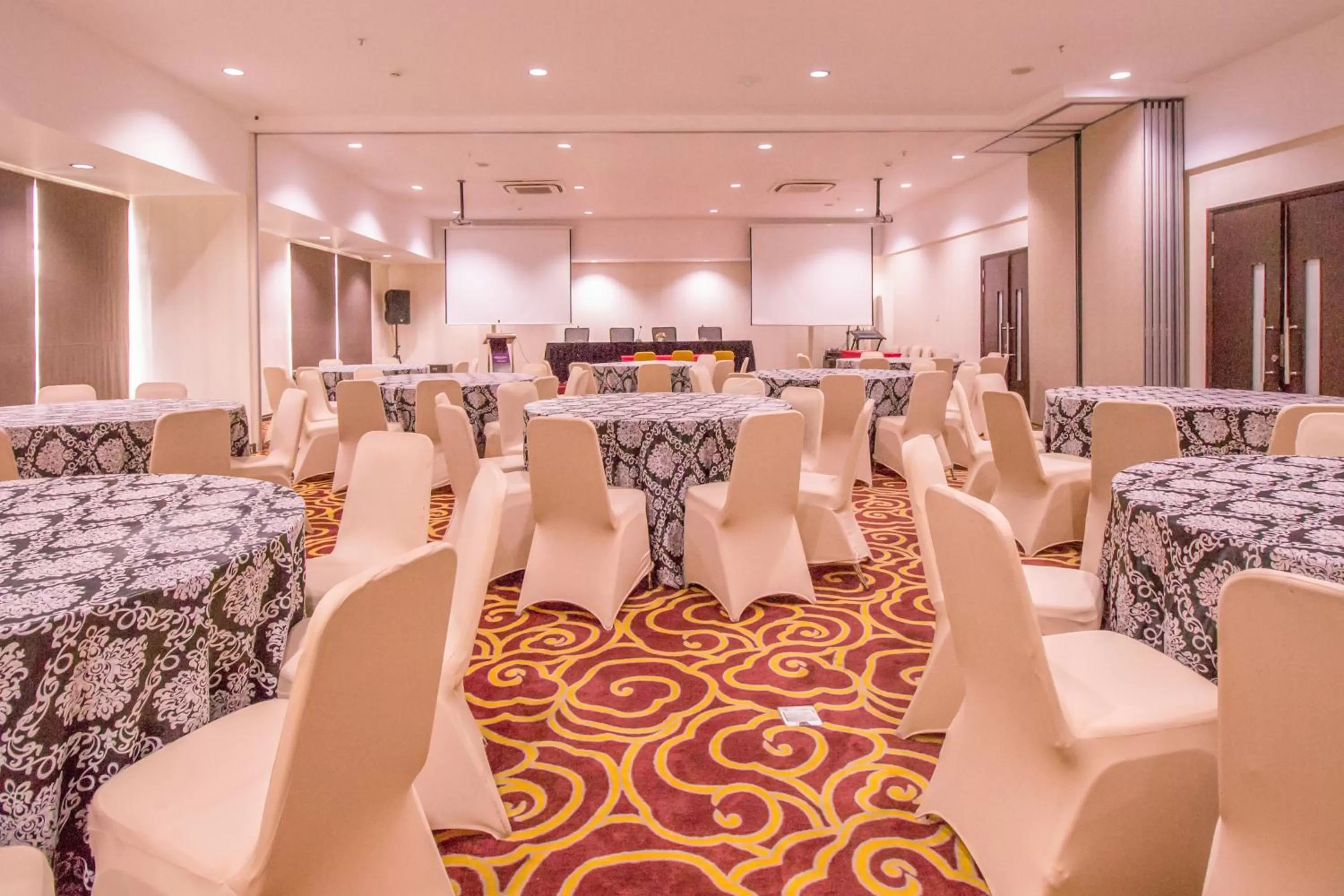 Business facilities in Mercure Pontianak City Center