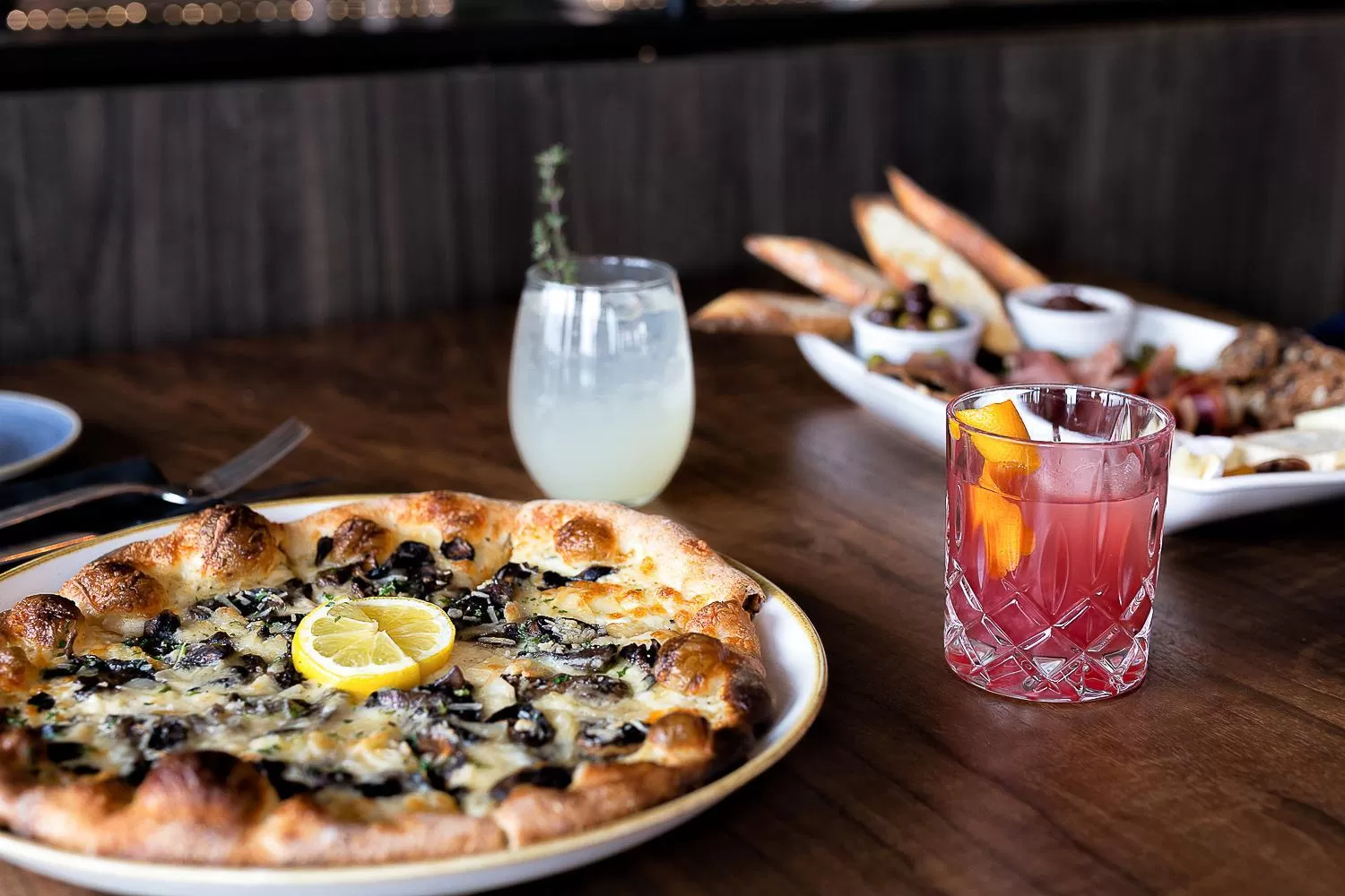 Restaurant/places to eat in Manteo at Eldorado Resort