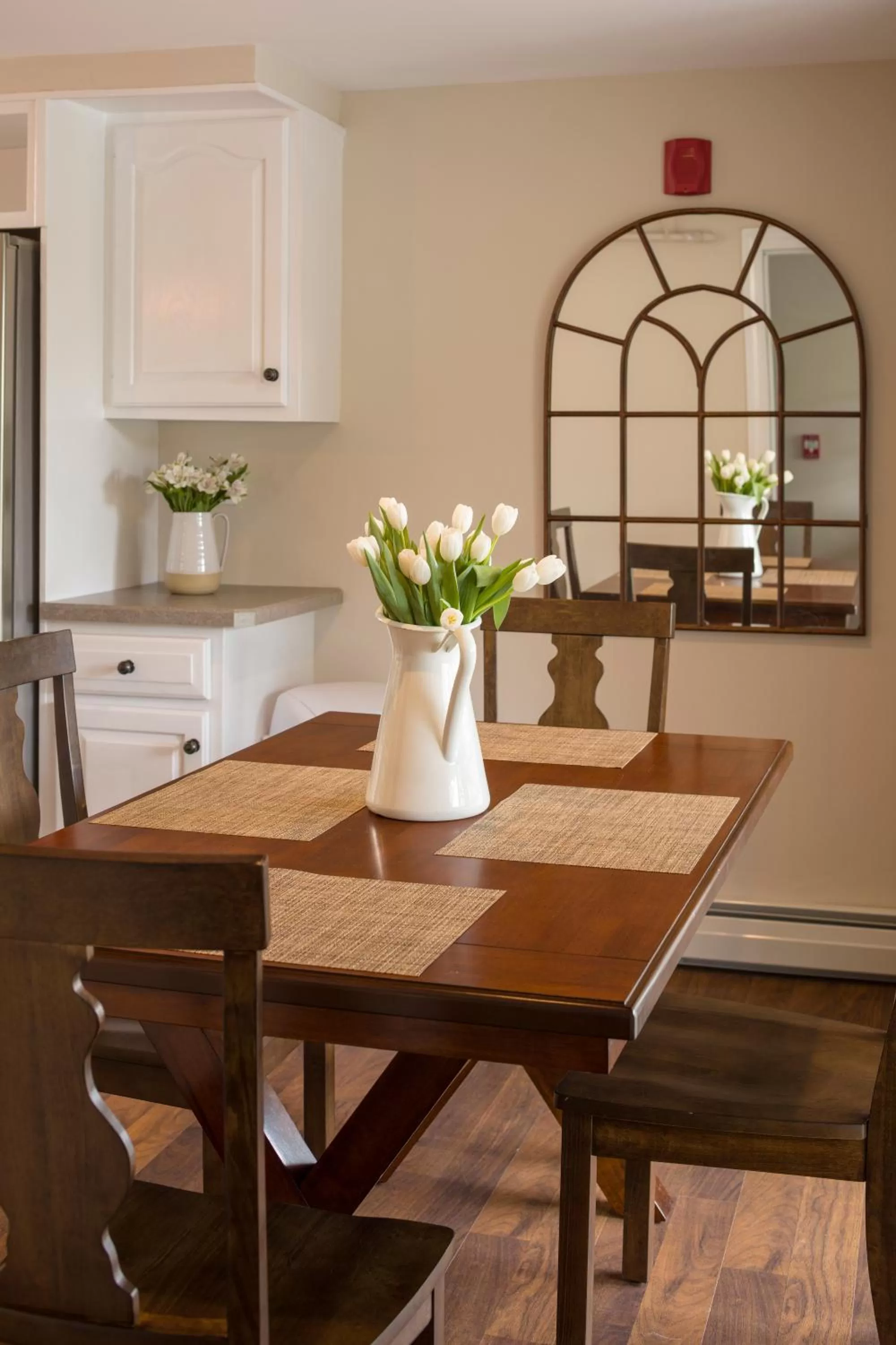 Dining area in 506 On the River Inn Woodstock