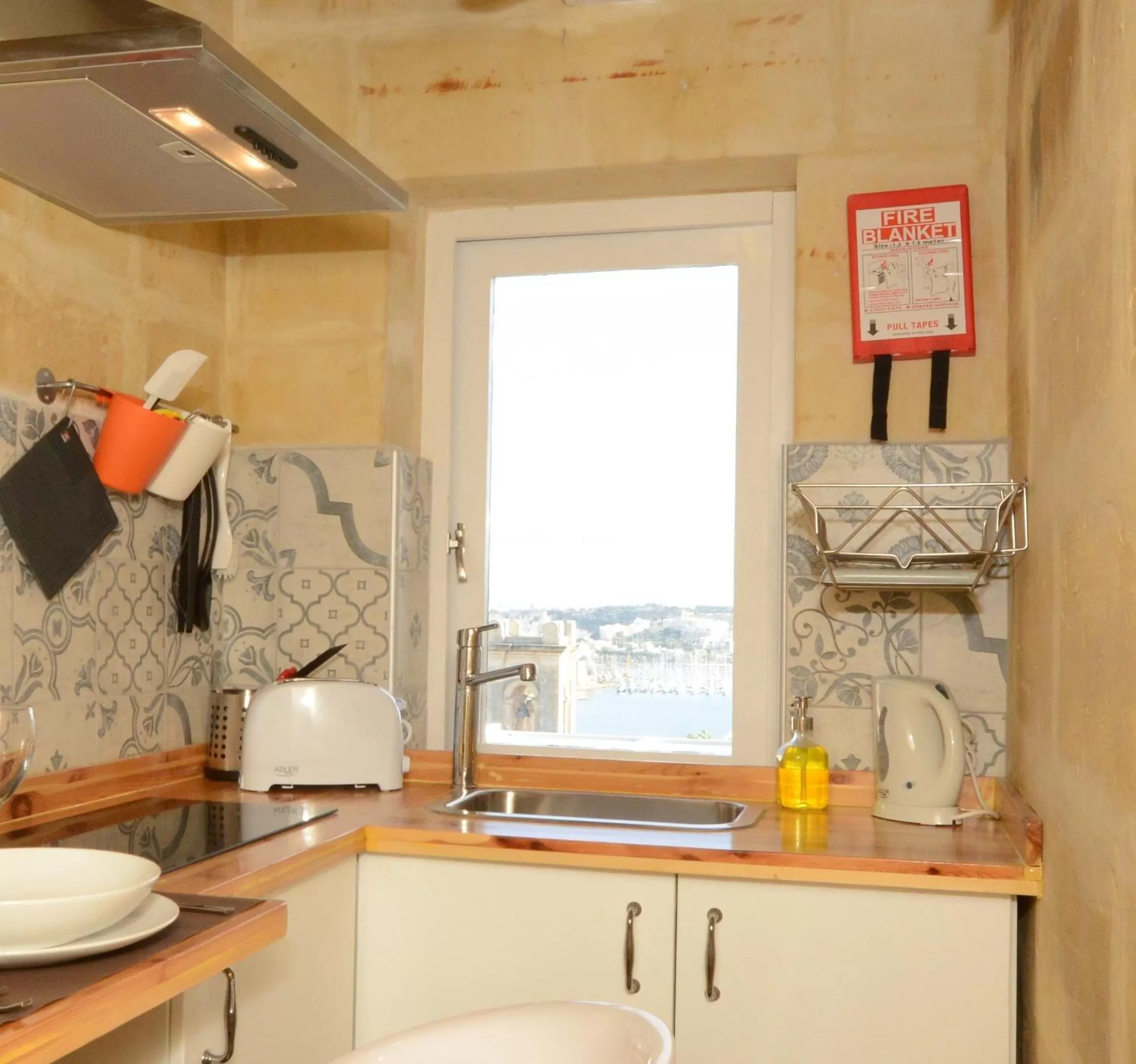 Kitchen or kitchenette in Paulos Valletta