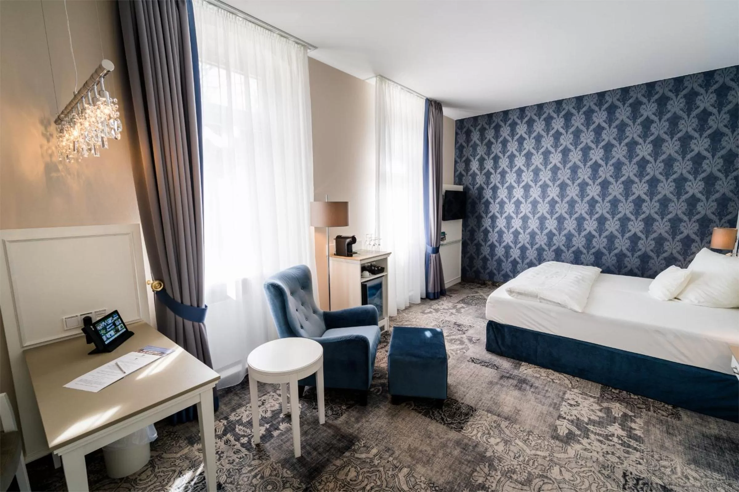 Photo of the whole room, Bed in Schlosshotel Bad Neustadt