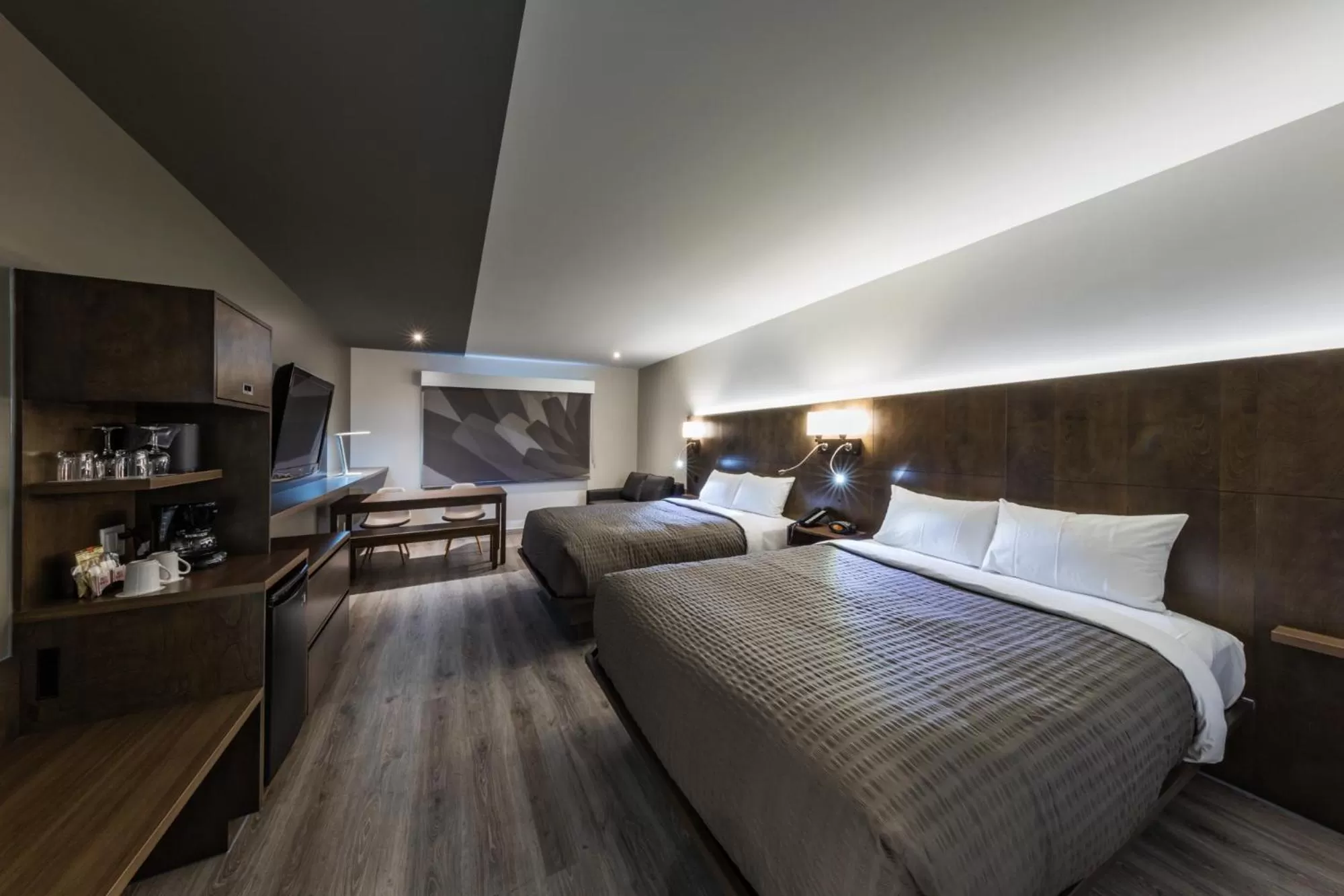 Bed in Hôtel & Suites Normandin Lévis