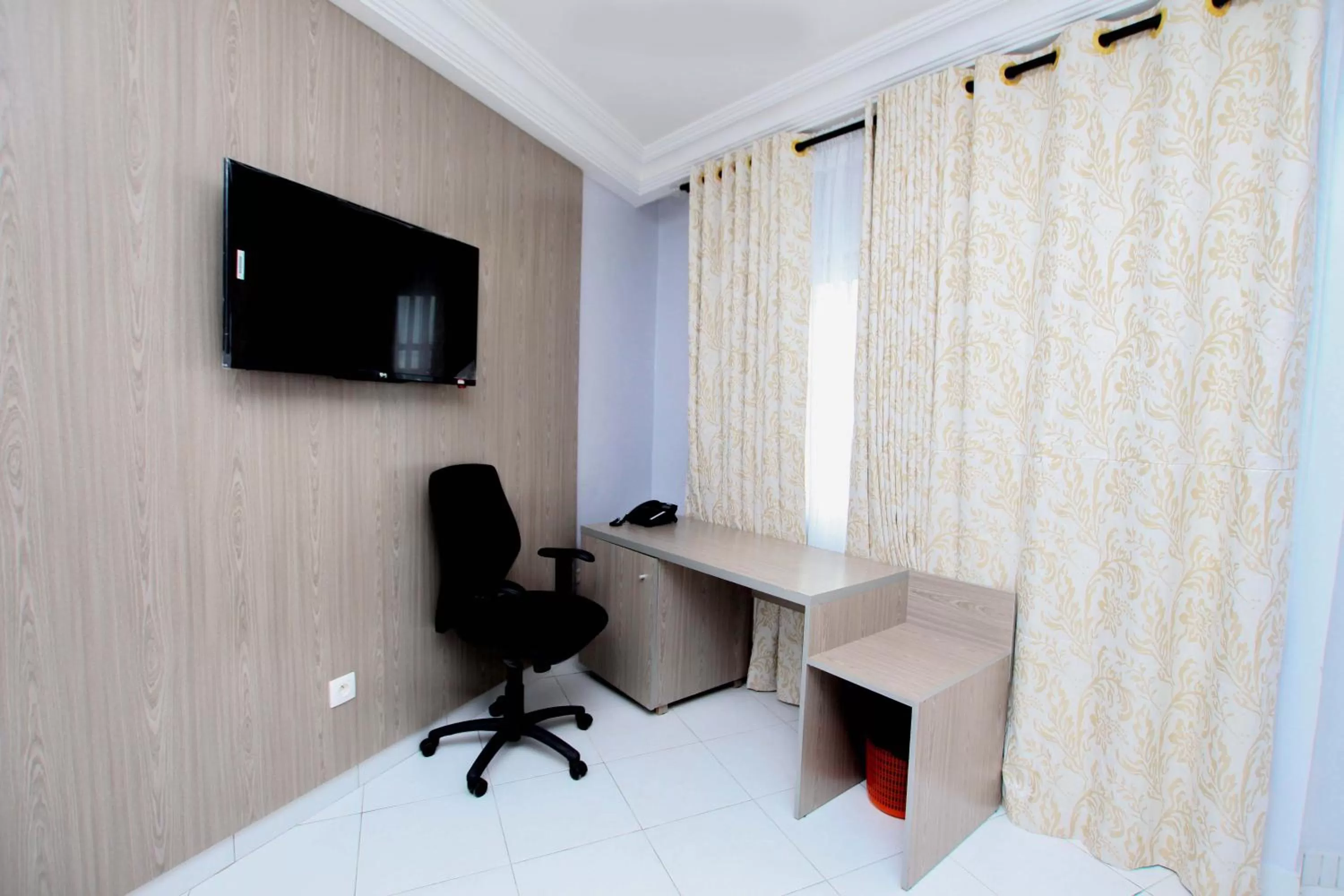 hair dresser in Hotel Galilée