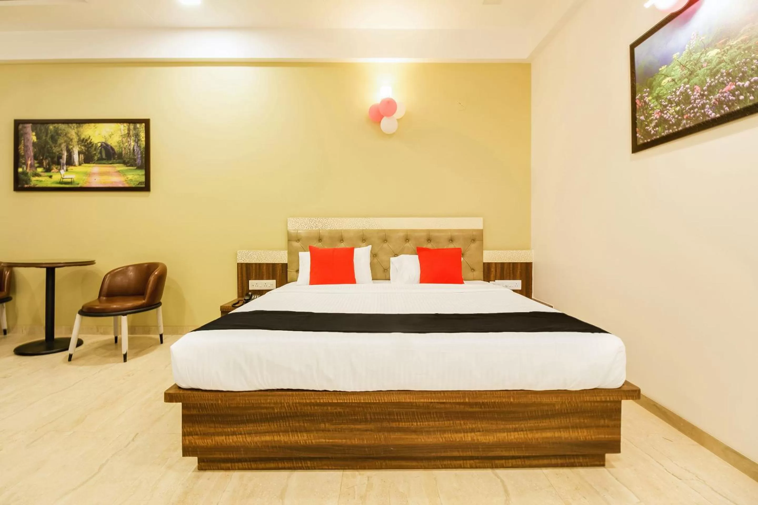 Bedroom, Bed in Hotel Om Inn - Talegaon Dabhade