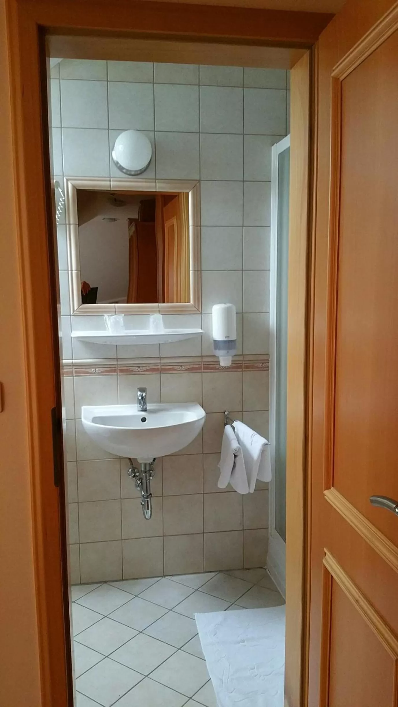 Bathroom in Vadászkürt Panzió