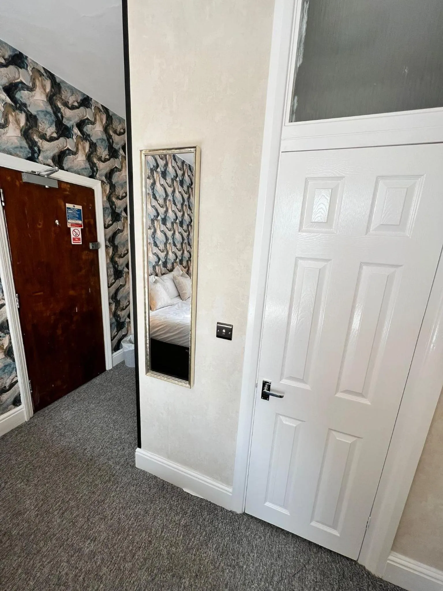 Bedroom in OYO Marine Parade Hotel, Eastbourne Pier