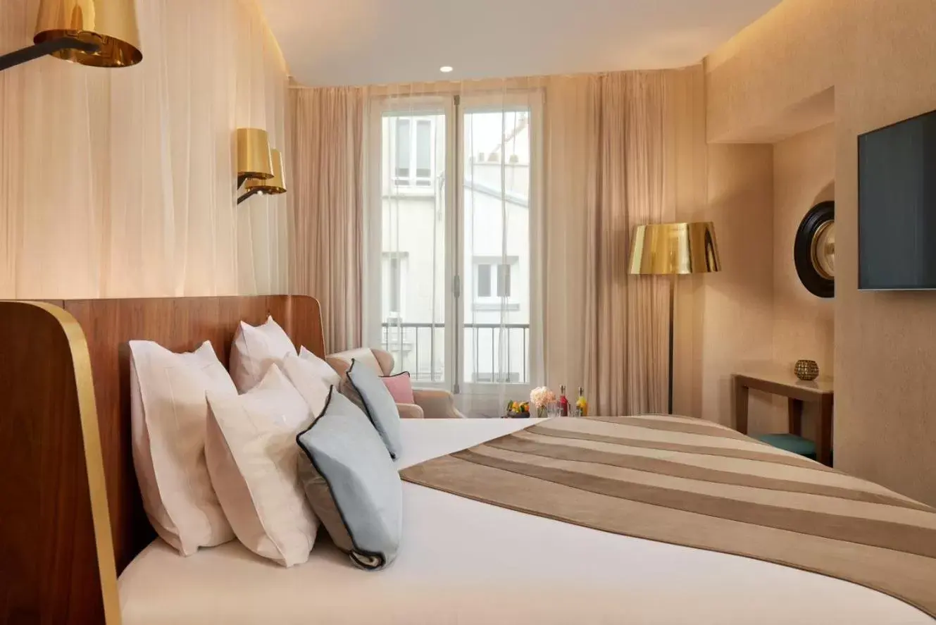 Deluxe Double Room in Maison Albar - Le Pont-Neuf Deluxe Double Room in Maison Albar - Le Pont-Neuf