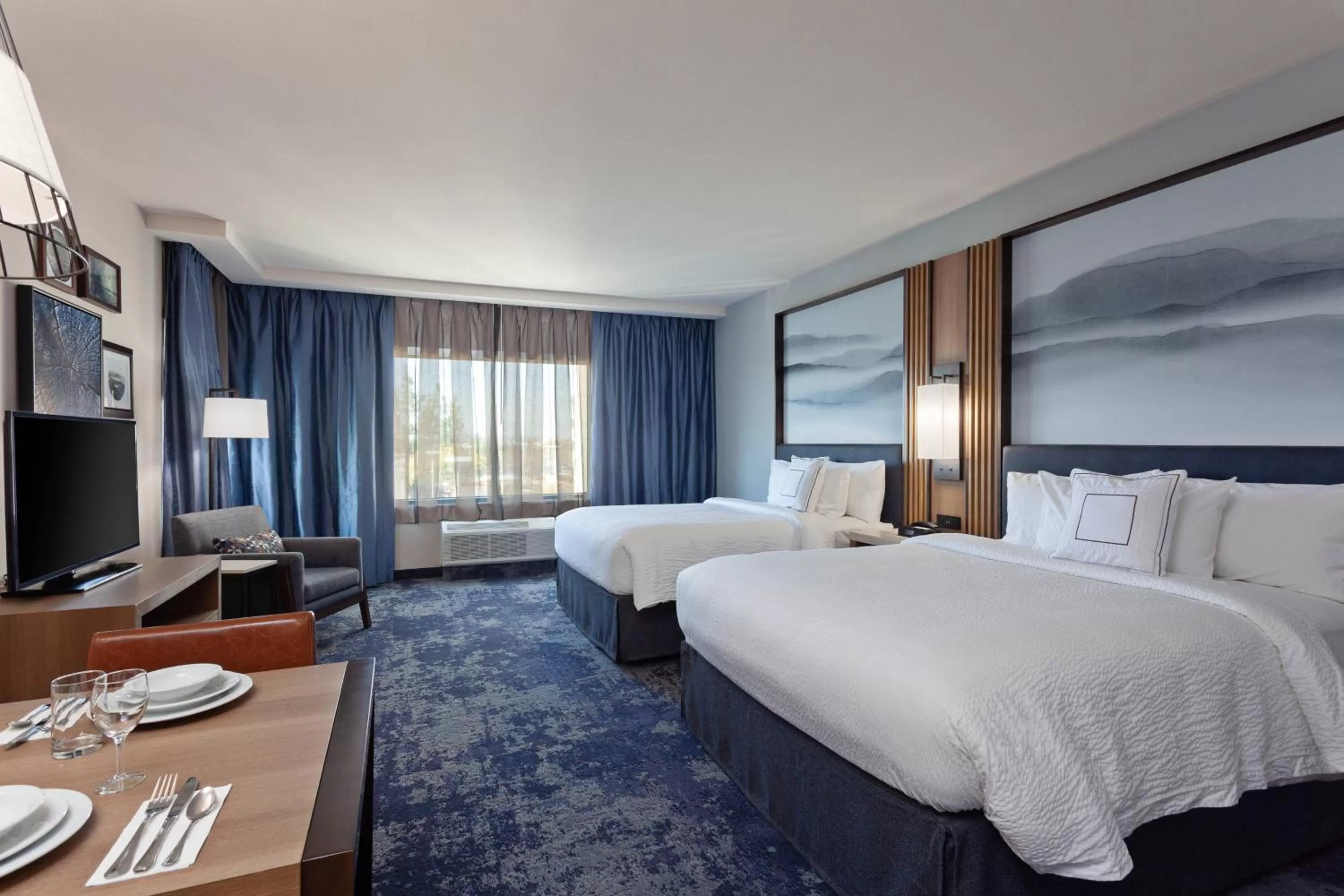 Photo of the whole room, Bed in TownePlace Suites by Marriott San Diego Central