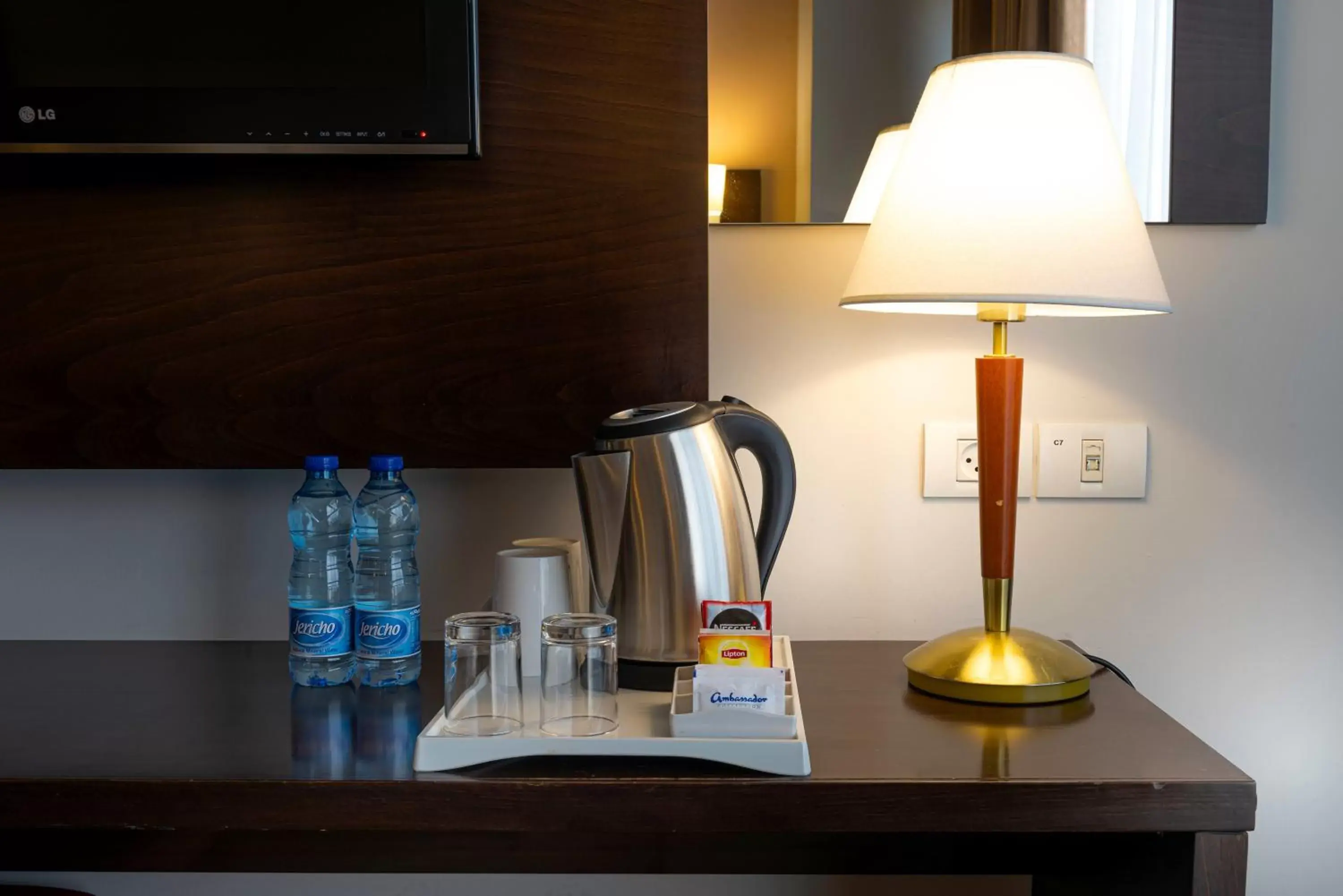 Superior King Room in Ambassador City Hotel - Bethlehem Superior King Room in Ambassador City Hotel - Bethlehem