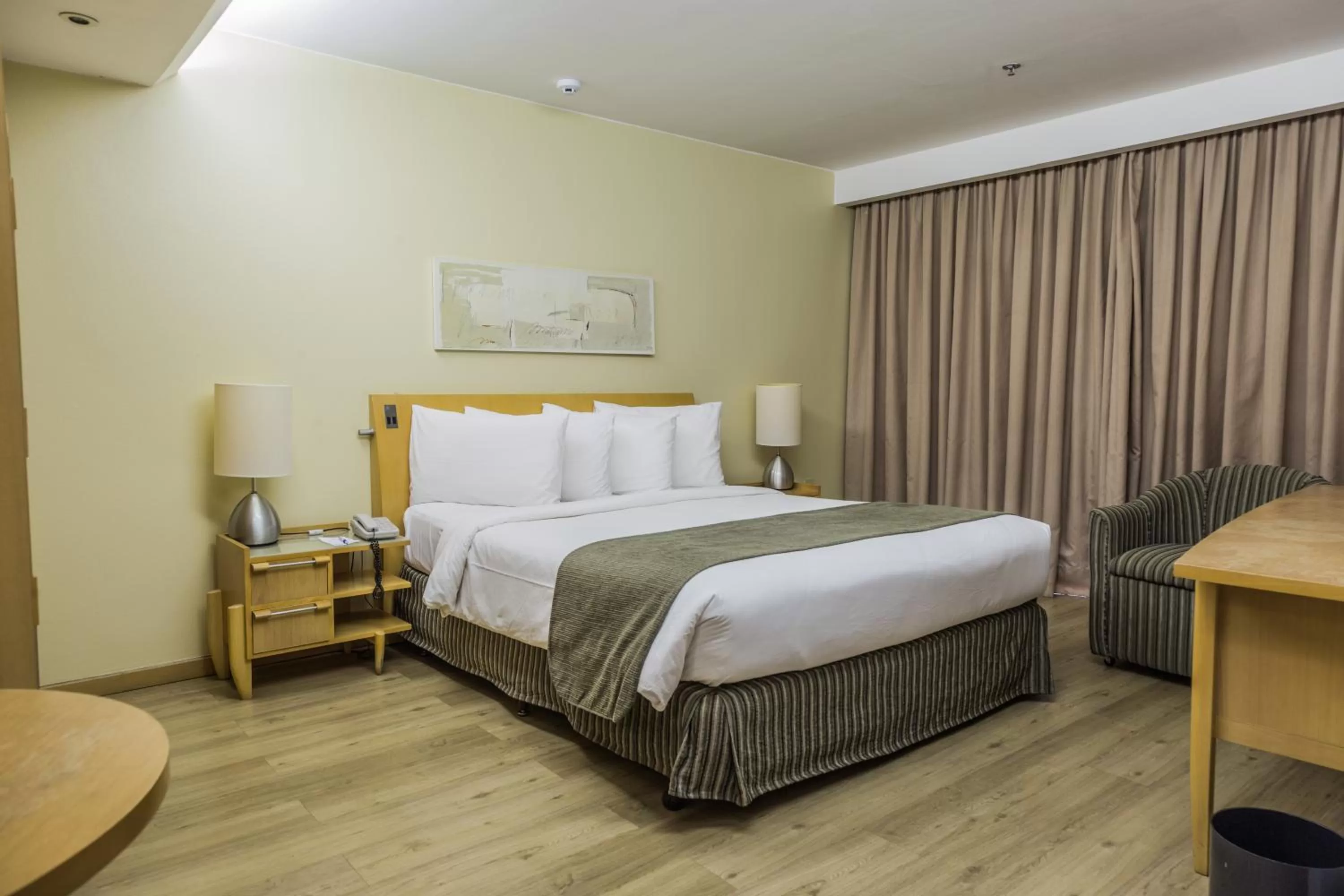 Bed in Grand Bittar Hotel