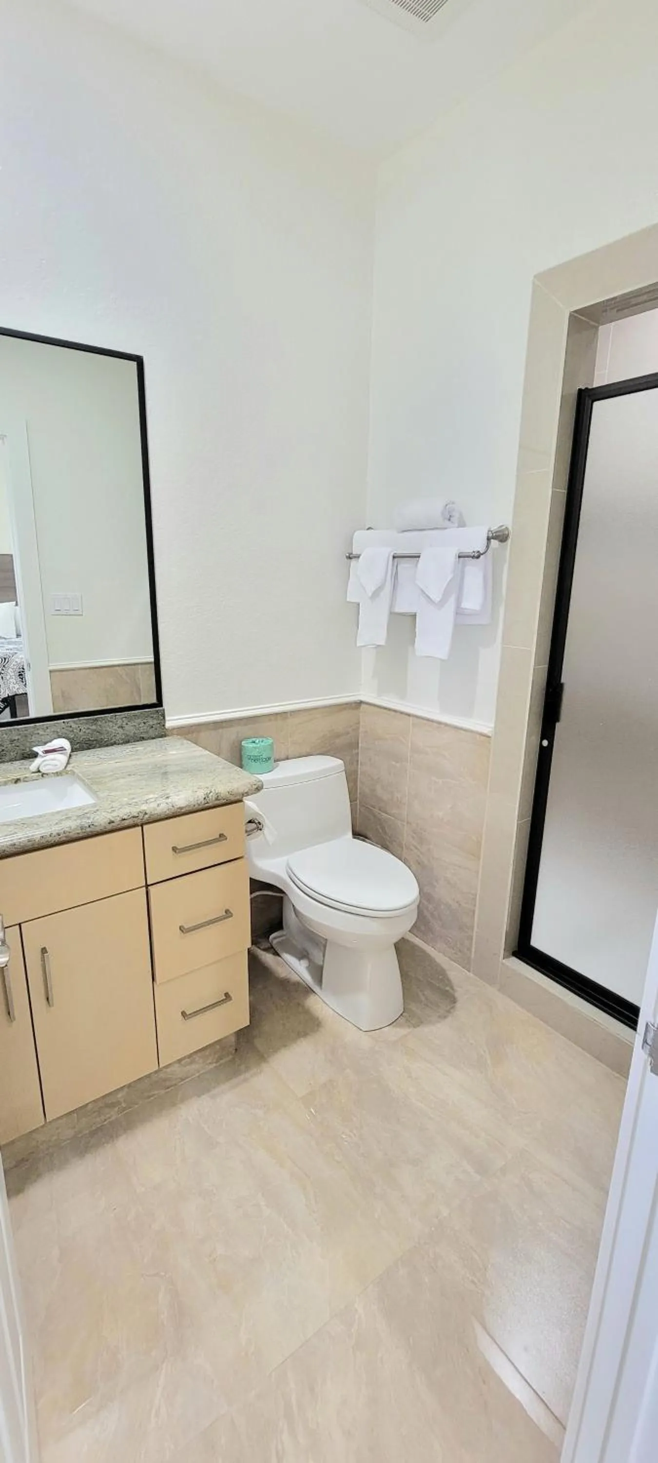 Toilet in Lighthouse Inn