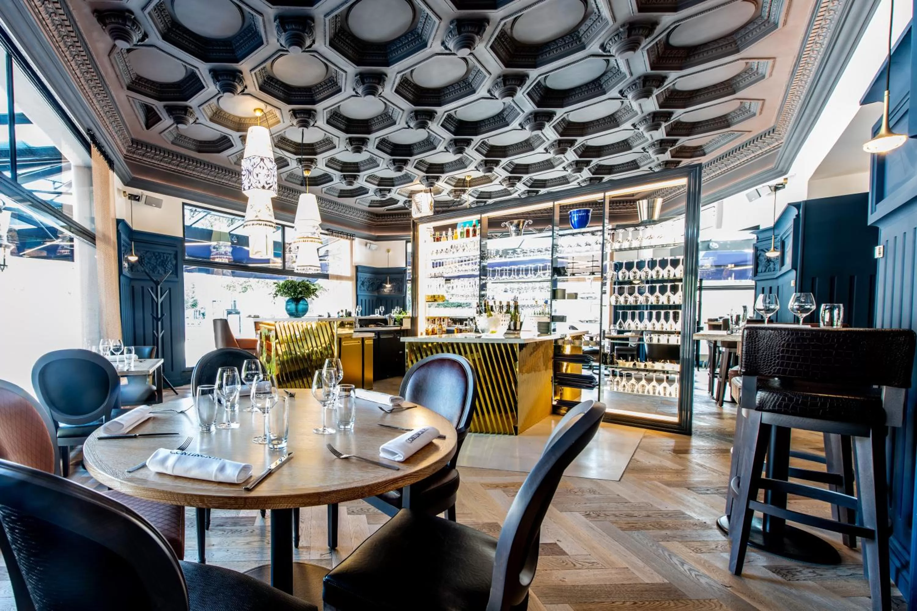 Restaurant/places to eat in Continental Hotel