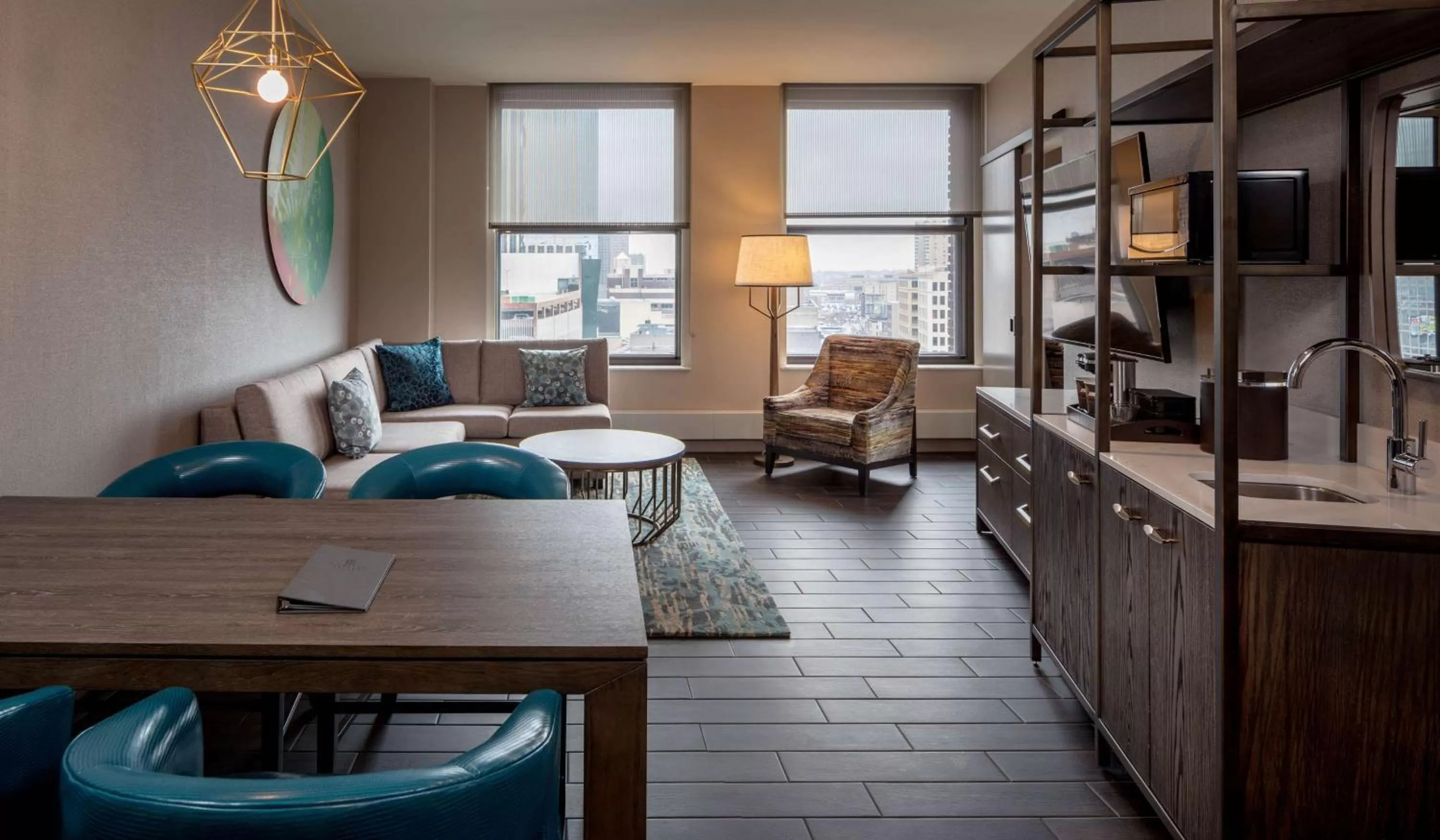 Living room in Embassy Suites By Hilton Minneapolis Downtown Hotel