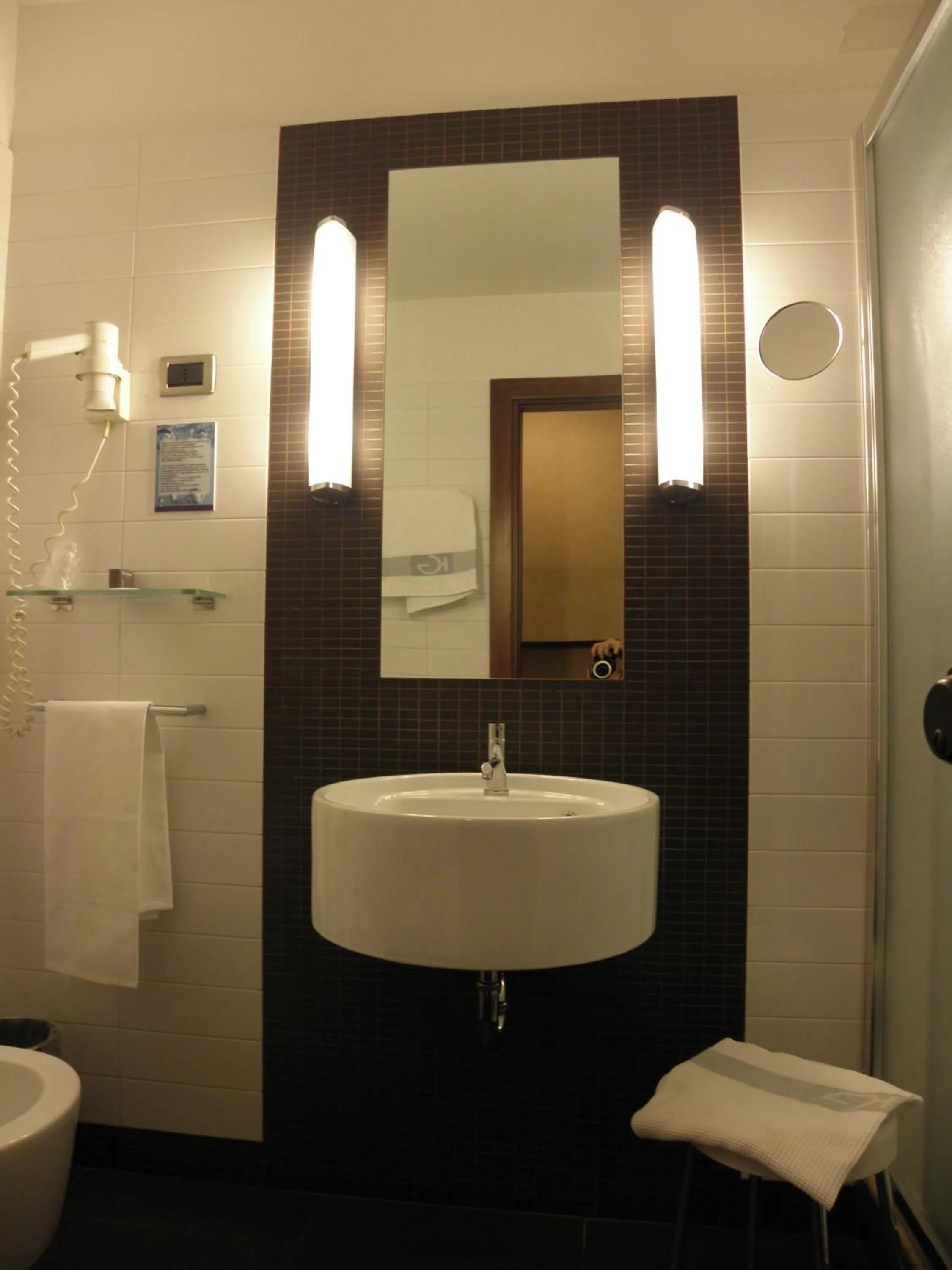 Toilet in Hotel Ghironi