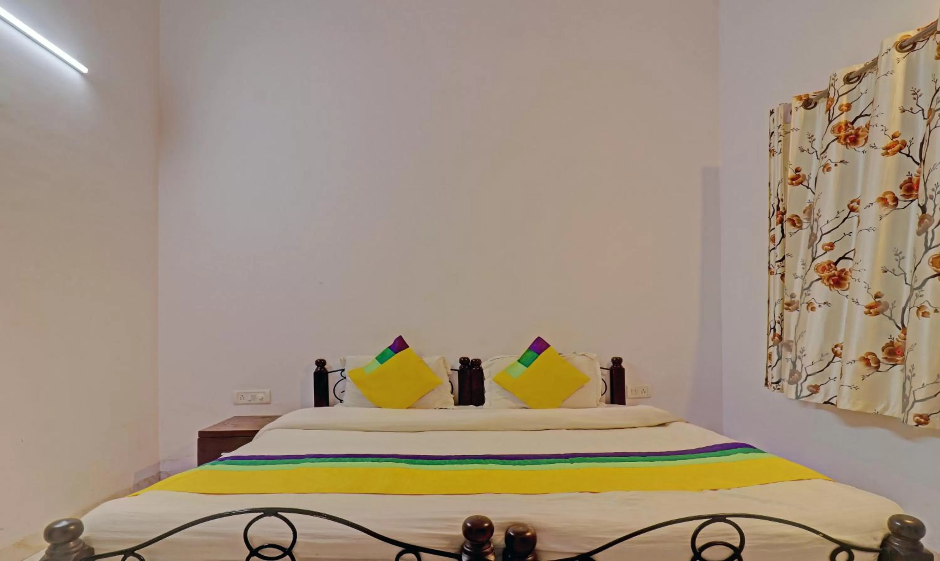 Bedroom, Bed in Itsy Hotels Vailankanni Natures Inn