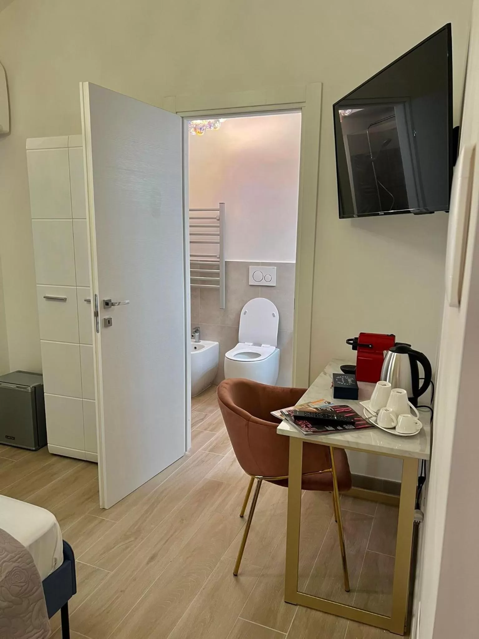 Staff, Bed in Relais Roma Vaticano - METRO station Ottaviano