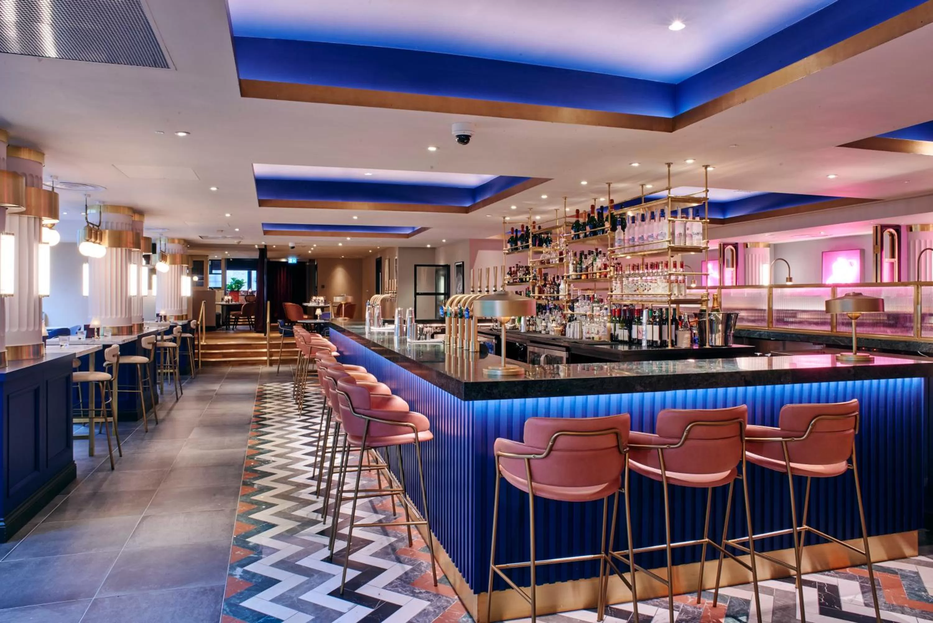 Restaurant/places to eat in Le Monde Hotel