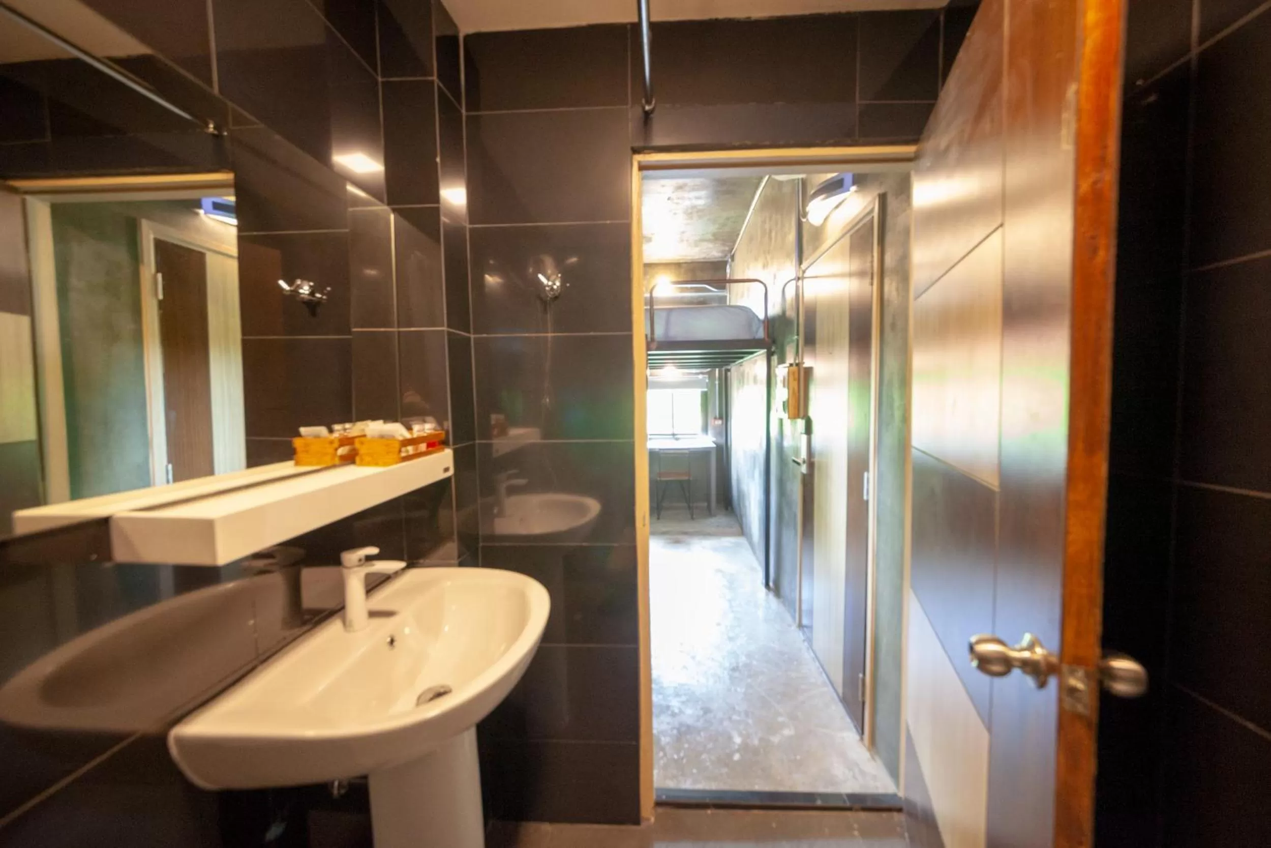 Feel Nimman Boutique