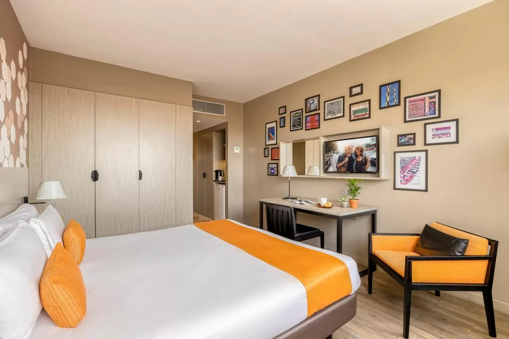 Classic Double or Twin Room in Citadines Ramblas Barcelona Classic Double or Twin Room in Citadines Ramblas Barcelona