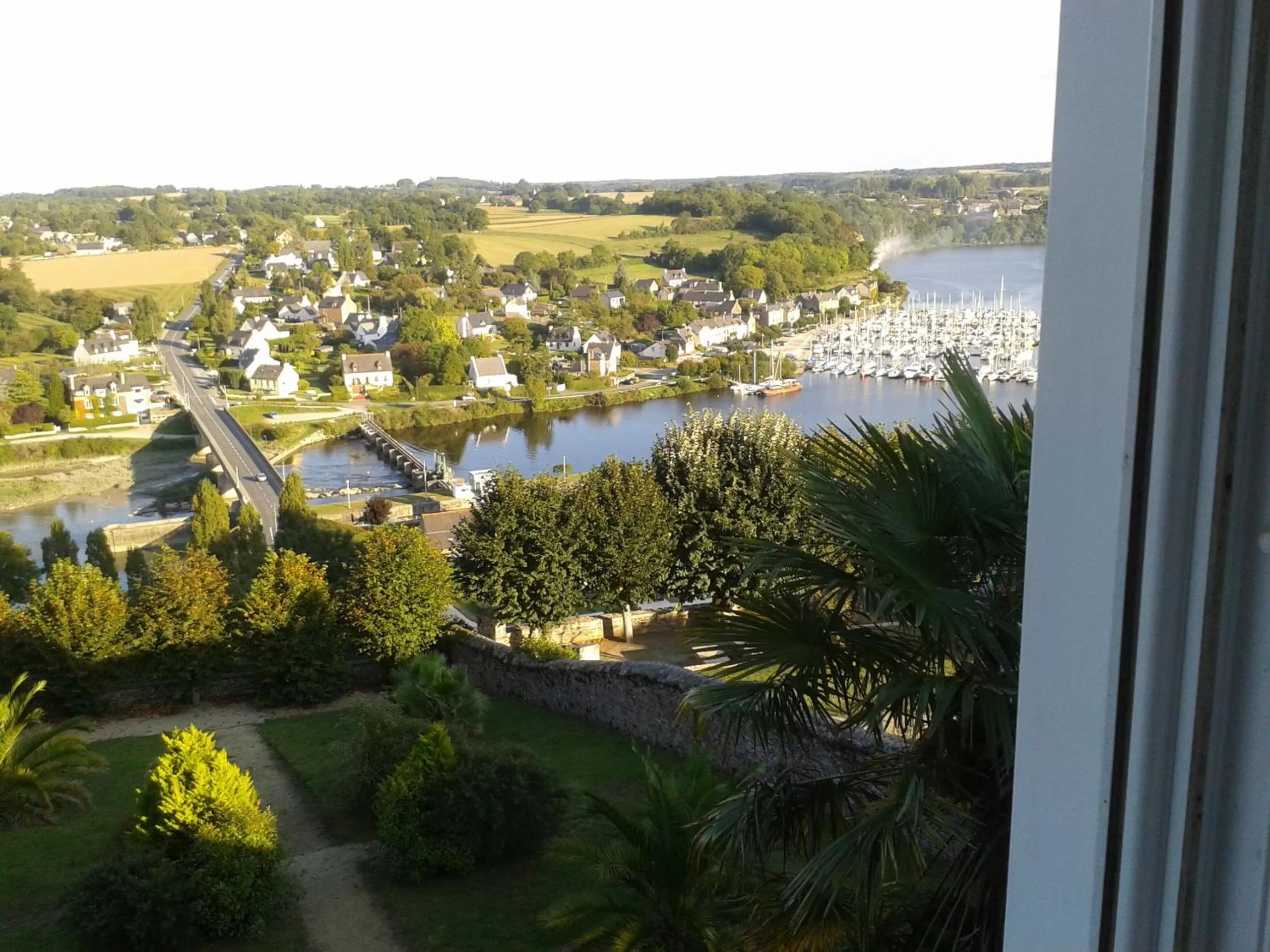 River view in Vue sur la Rance