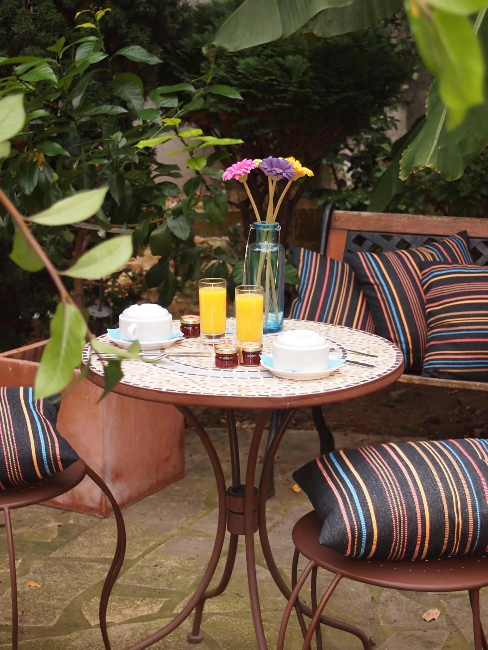 Patio in Hotel Colbert