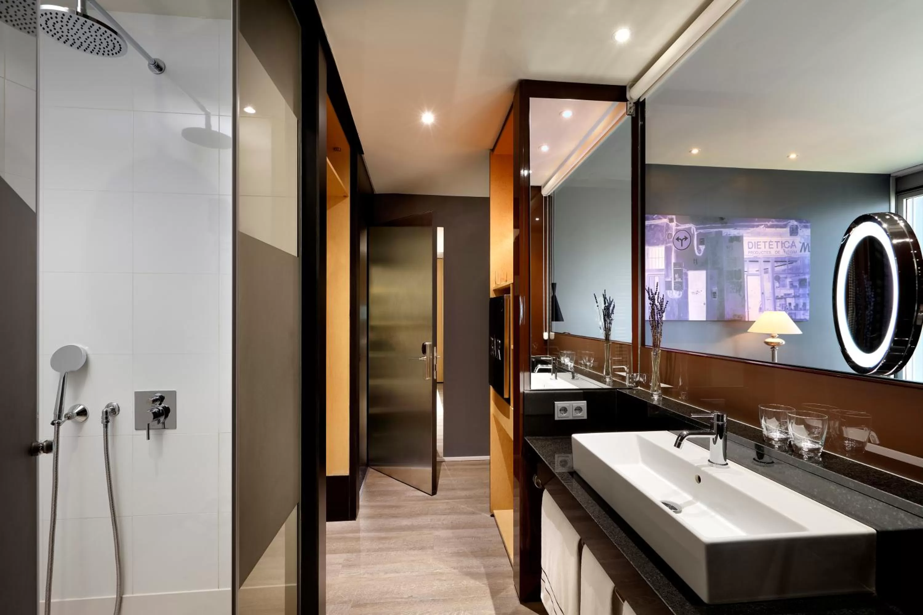 Shower in Melia Barcelona Sky 4* Sup