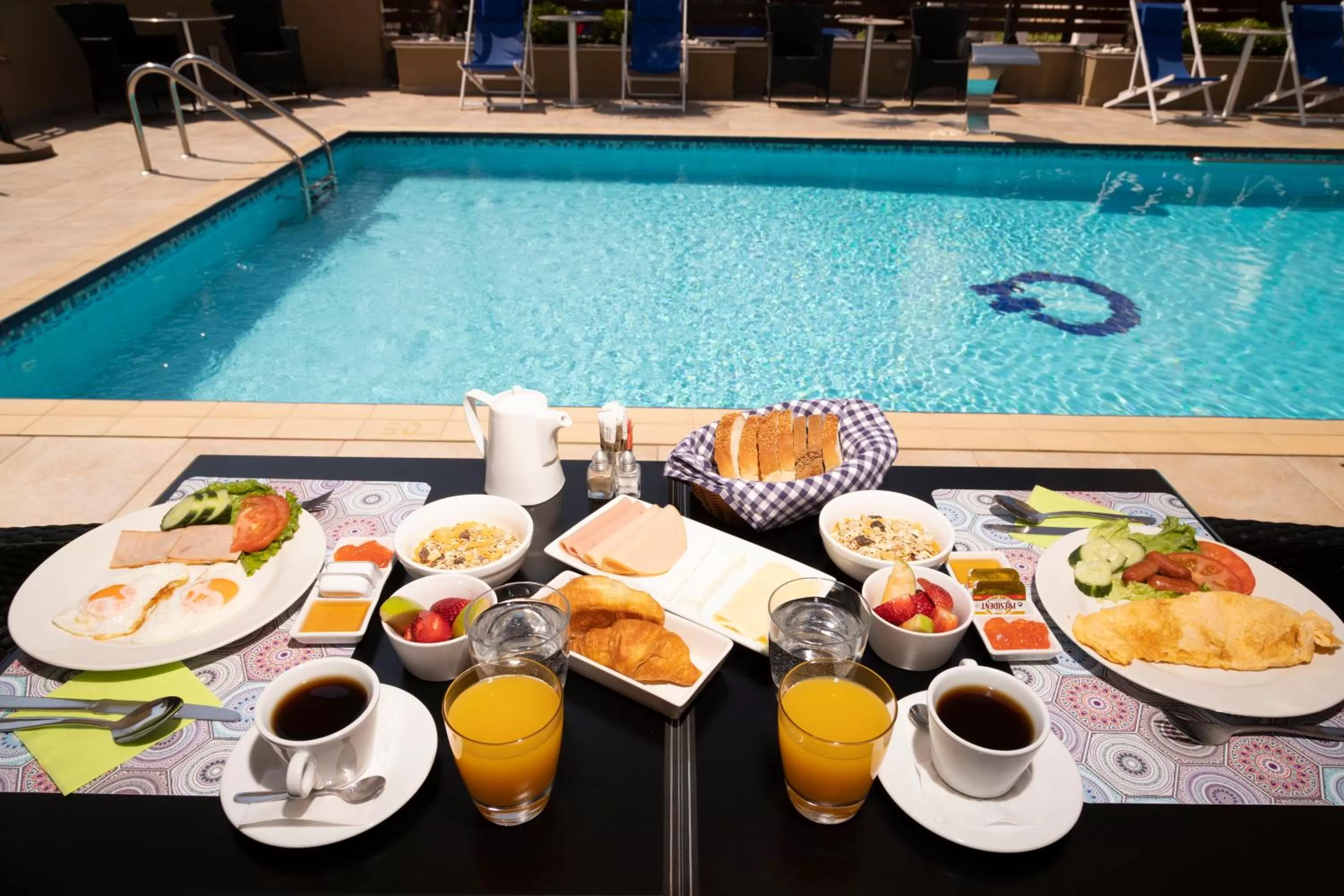 Continental breakfast in Hotel Olympos