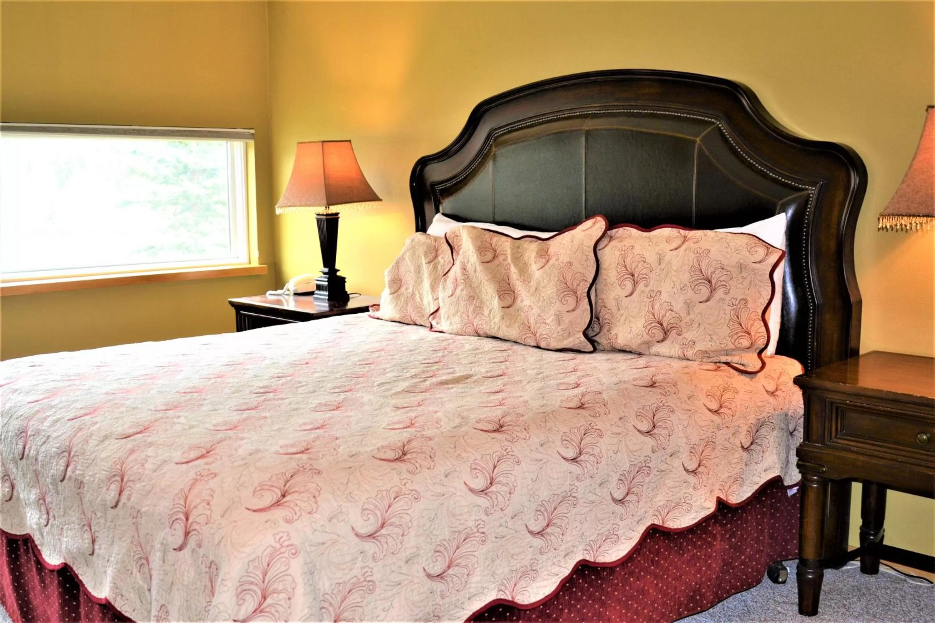 Bedroom, Bed in Simba Run Vail Condominiums