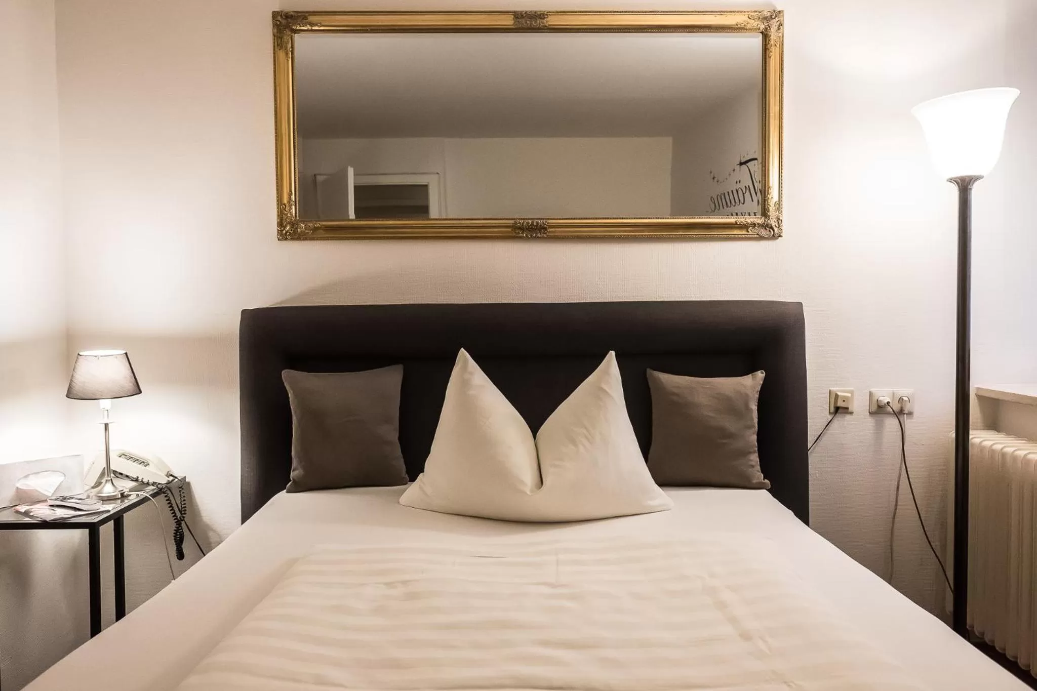 Photo of the whole room, Bed in Marktplatzhotel - Restaurant Tafelspitz