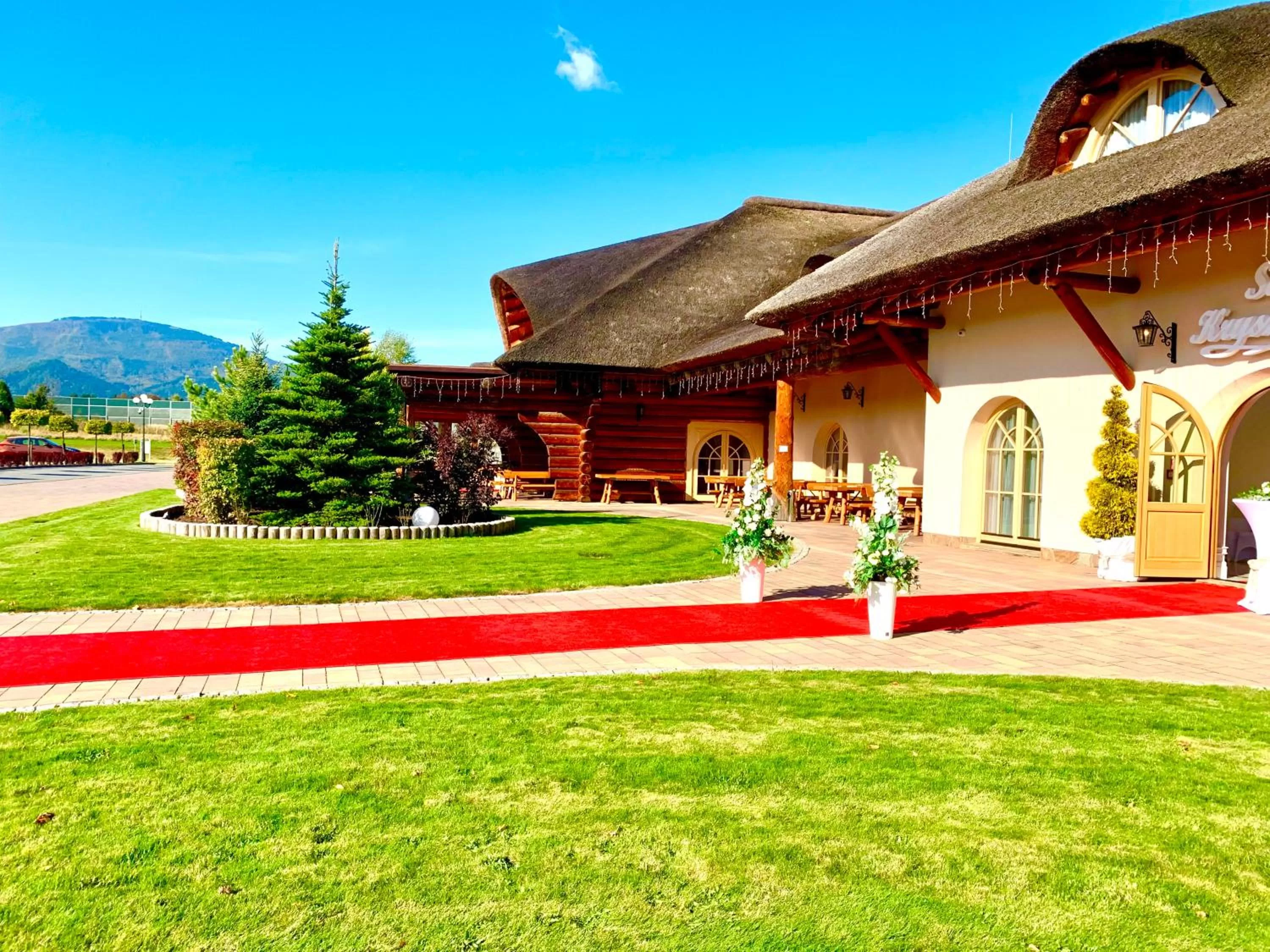 Property building in Dworek Góralski