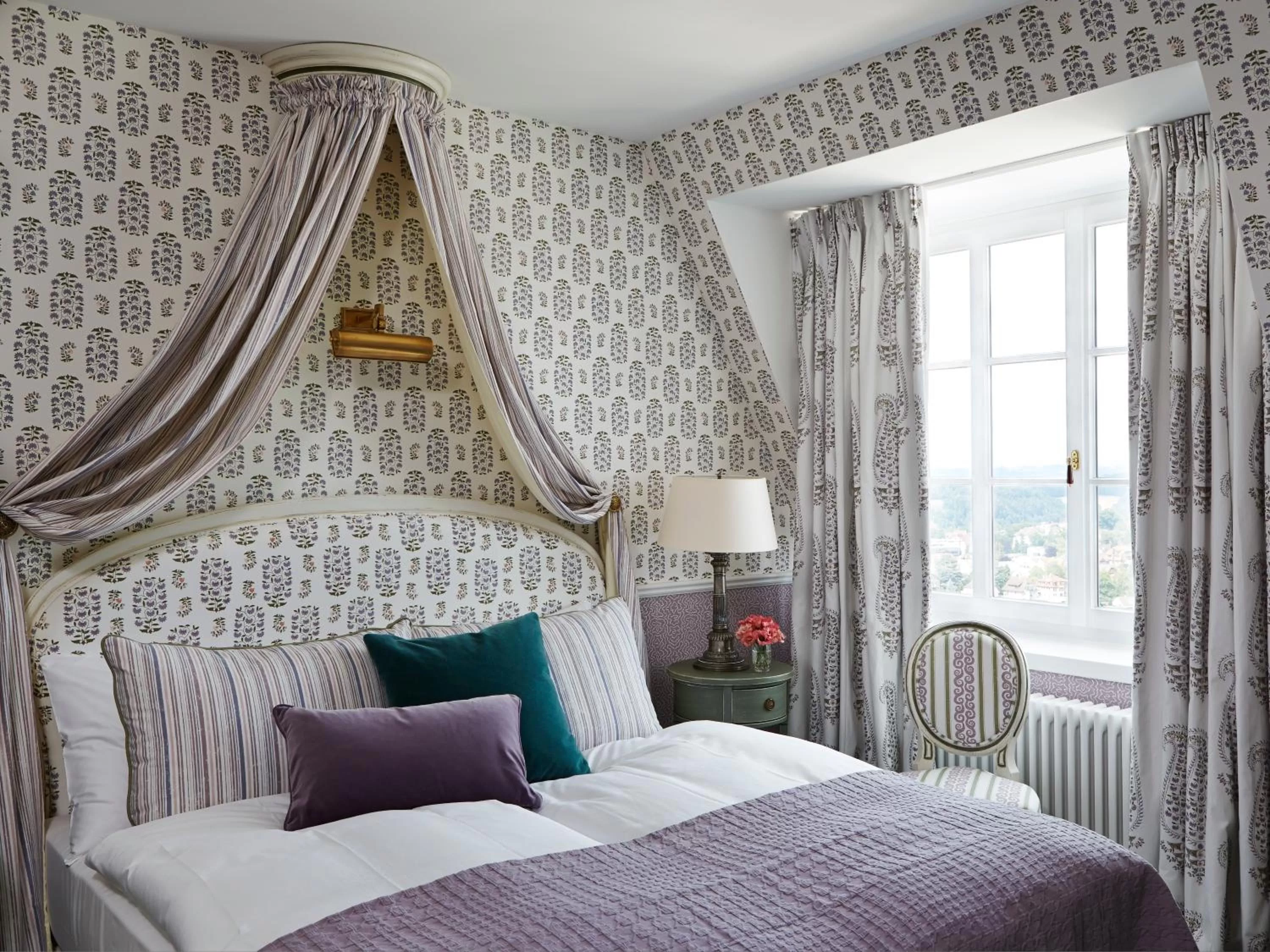 Bed in Château Gütsch