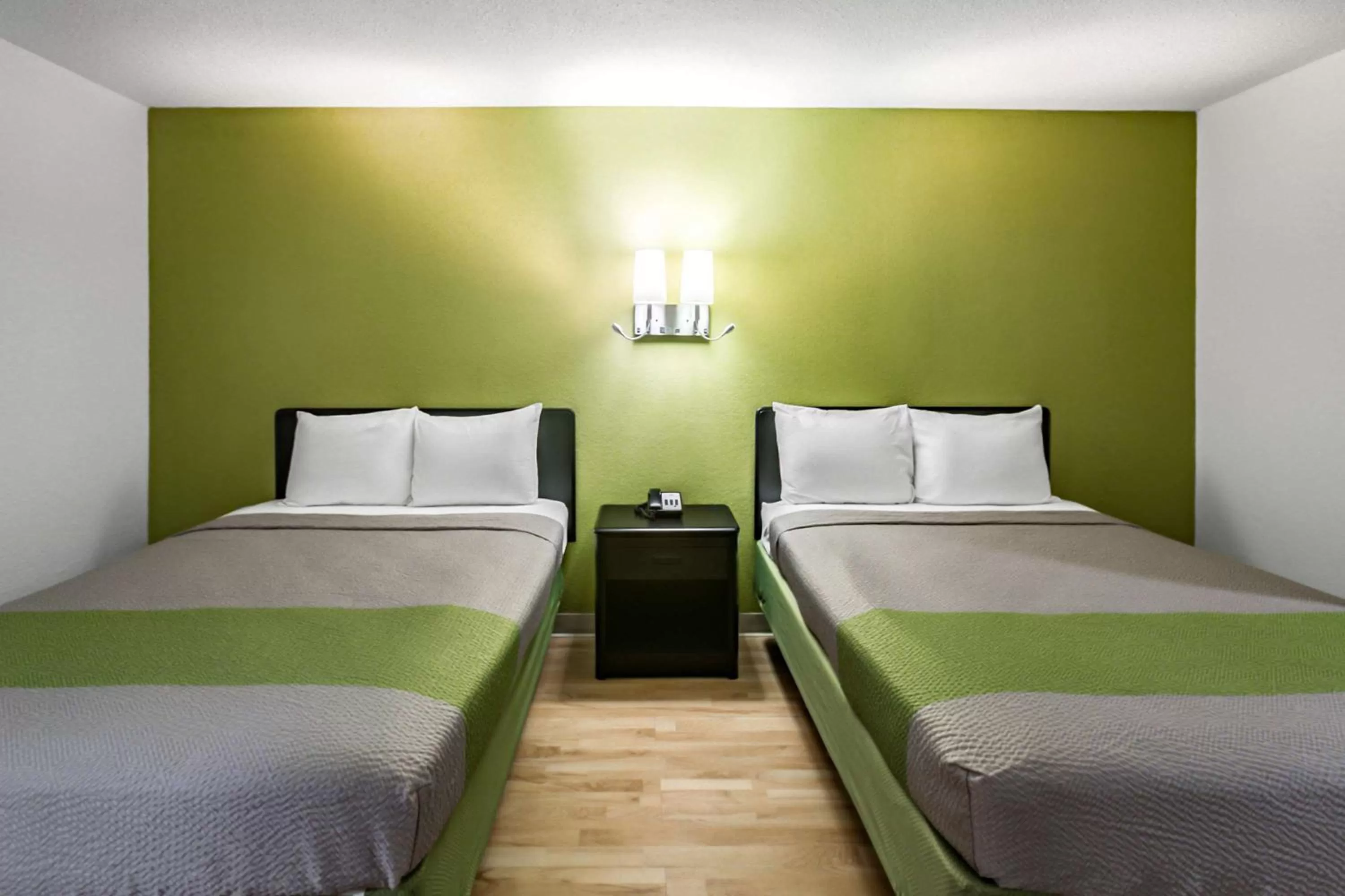 Quadruple Room - Non-Smoking in Motel 6-Augusta, KS