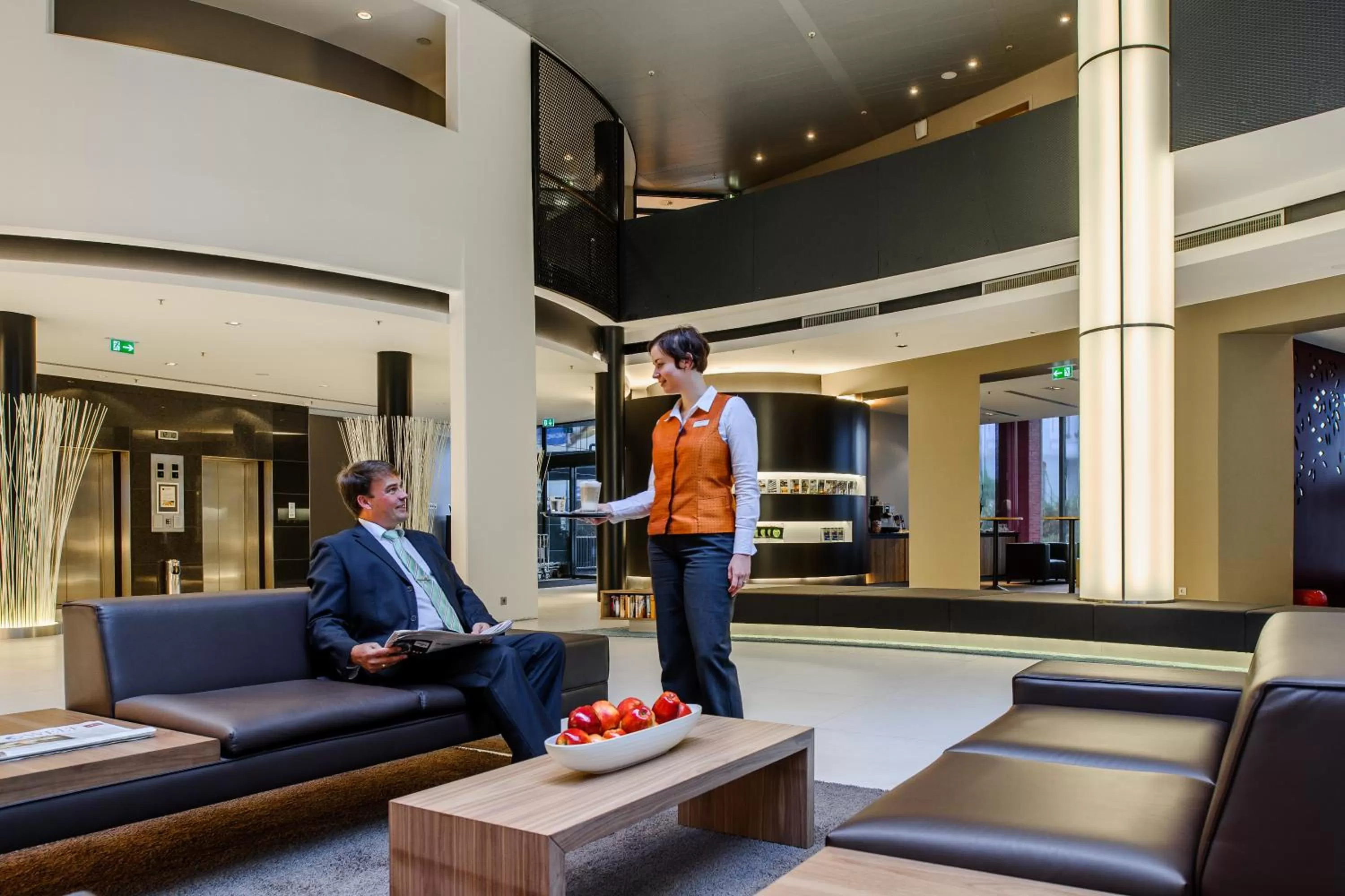 Lobby or reception in Novotel Hannover