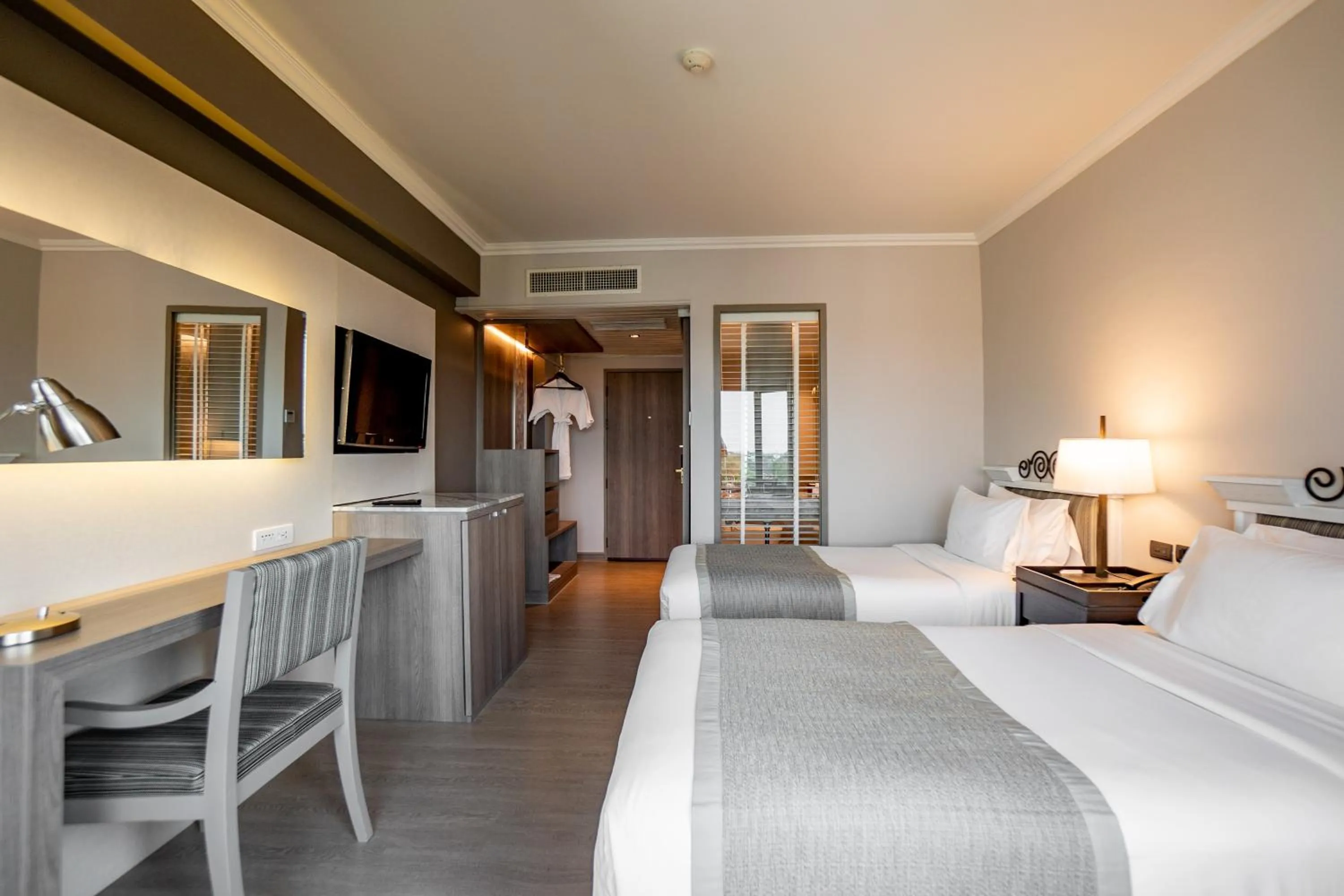 Photo of the whole room, Bed in The Grand Riverside Hotel