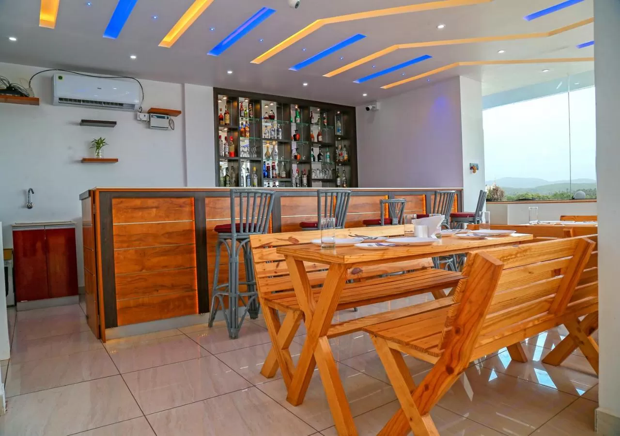 Lounge or bar, Restaurant/Places to Eat in M aples Jacks Place