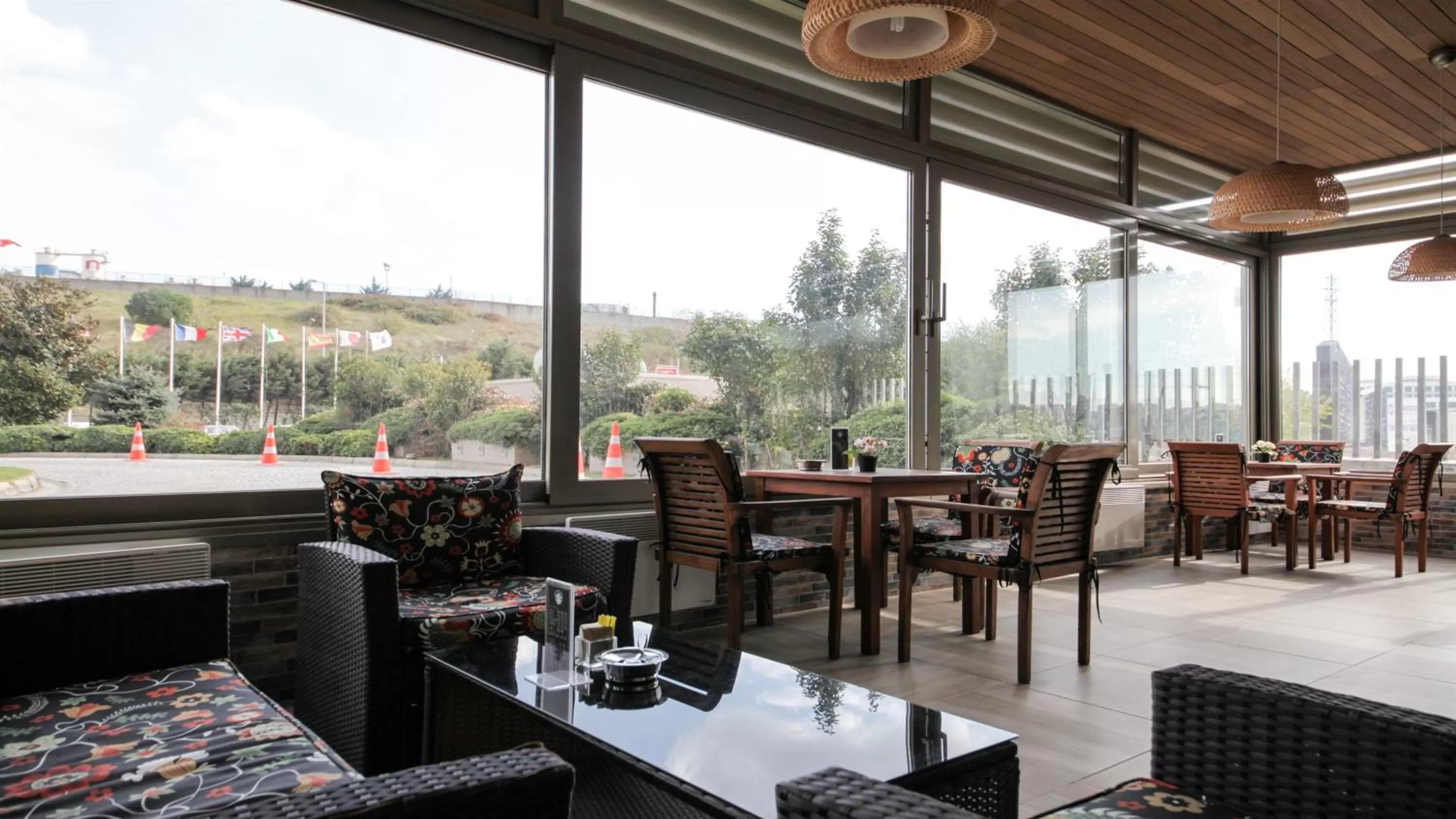 Restaurant/Places to Eat in Nova Plaza Prime Hotel