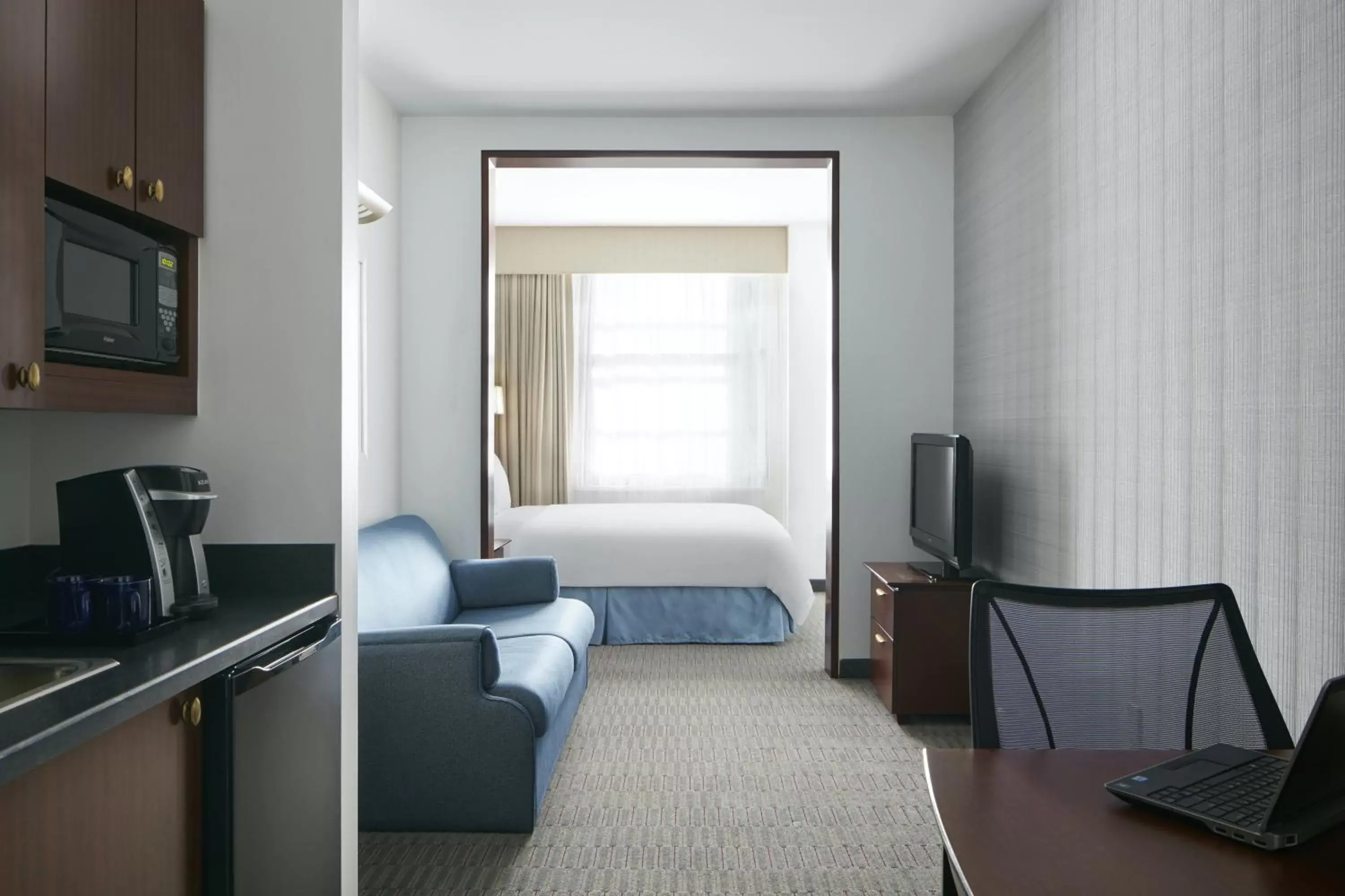 Superior Queen Room in Club Quarters Hotel Wacker at Michigan, Chicago Superior Queen Room in Club Quarters Hotel Wacker at Michigan, Chicago