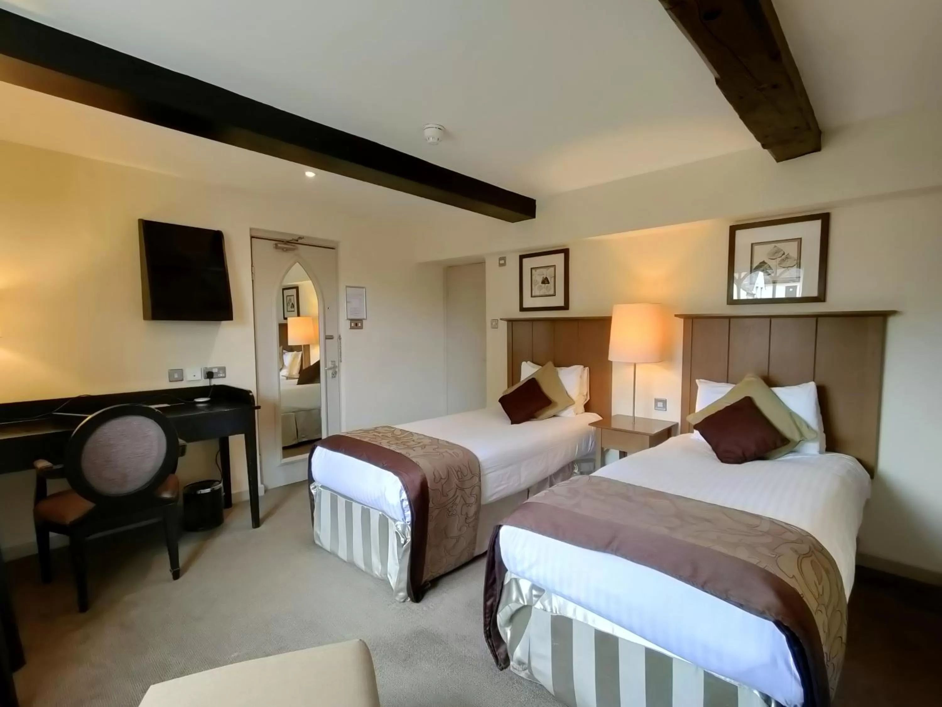 Bedroom, Bed in The Priest House On The River