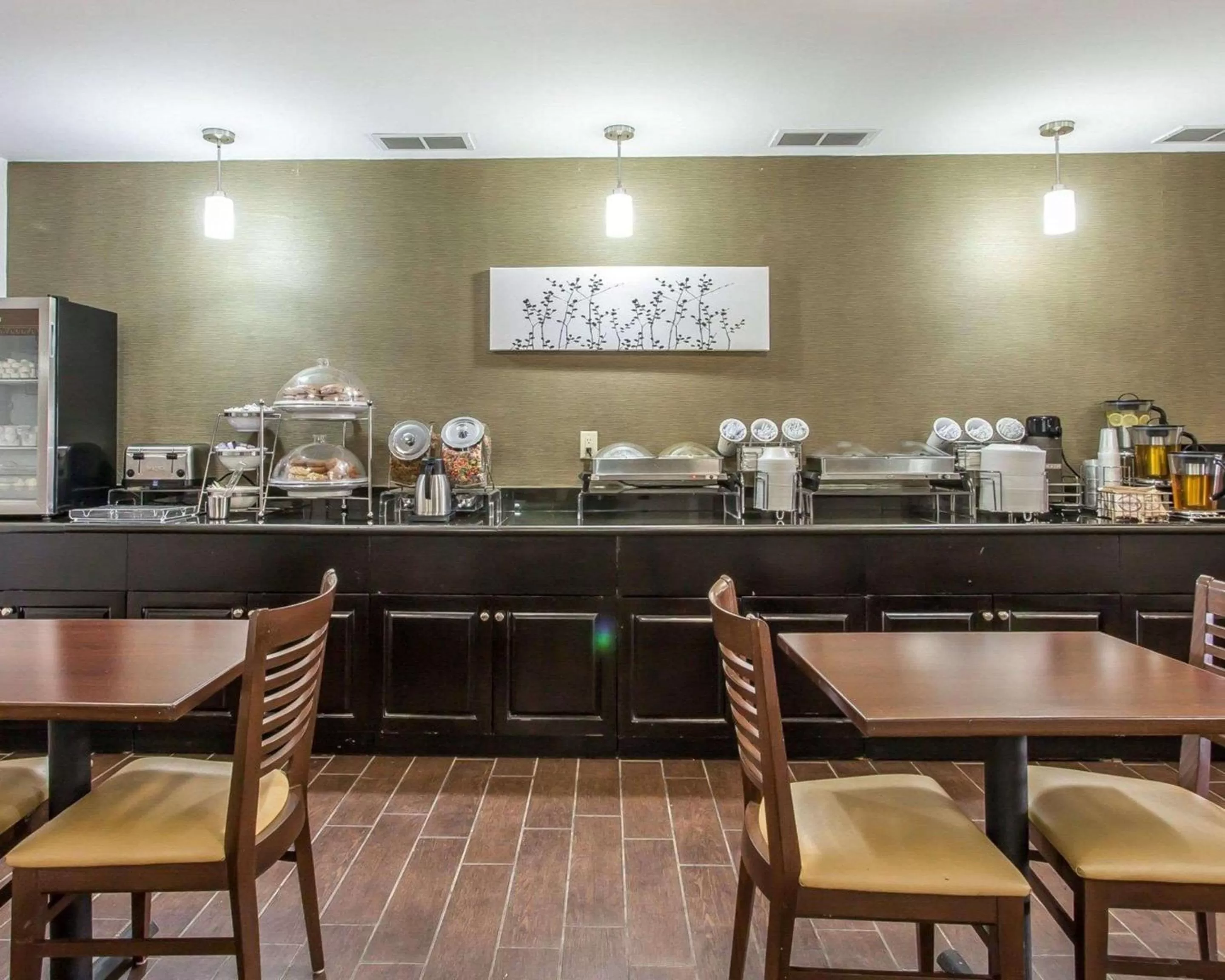 Restaurant/places to eat in Sleep Inn & Suites Near I-90 and Ashtabula