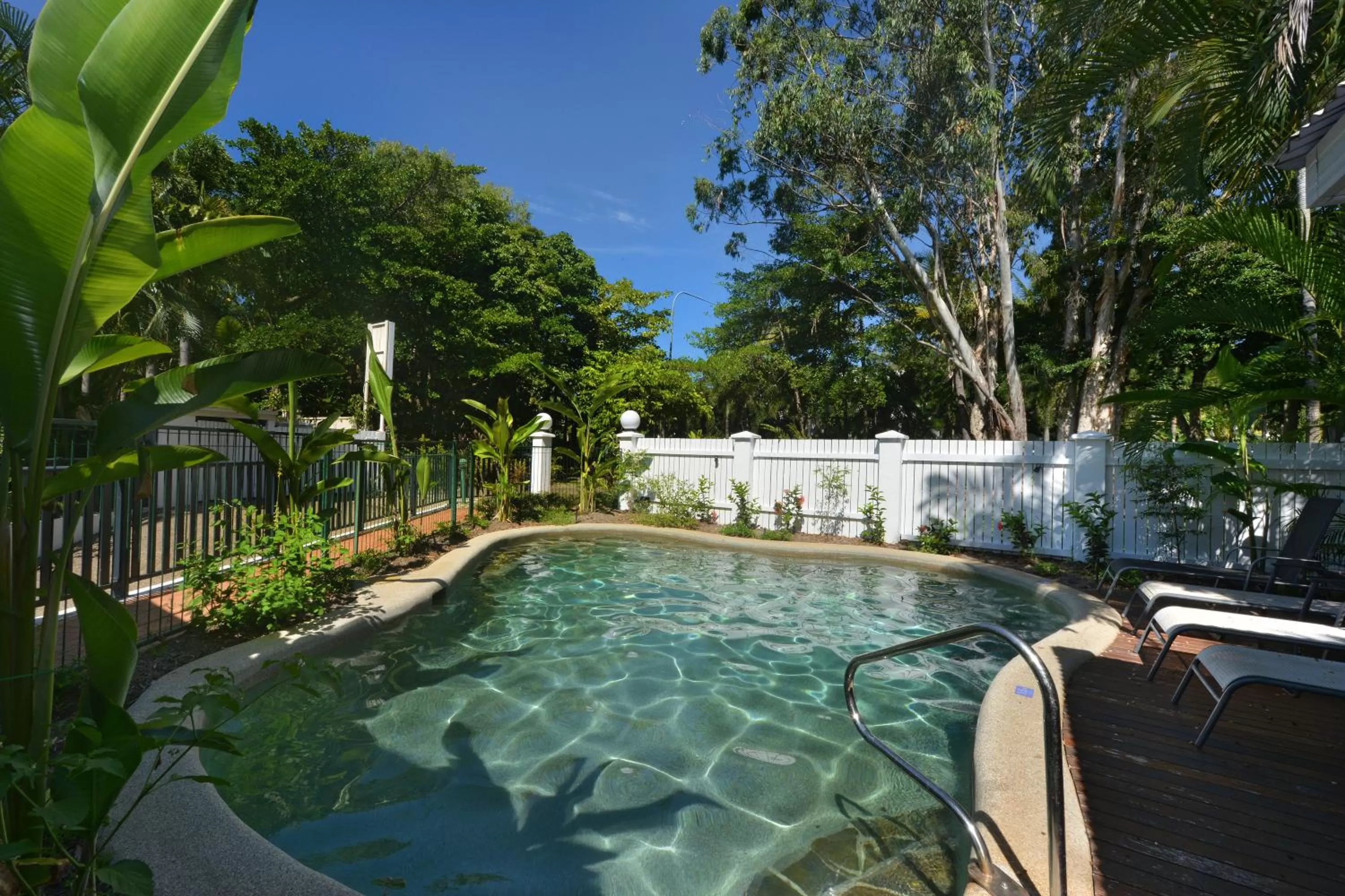 Swimming pool in Seascape Holidays - Tropic Sands
