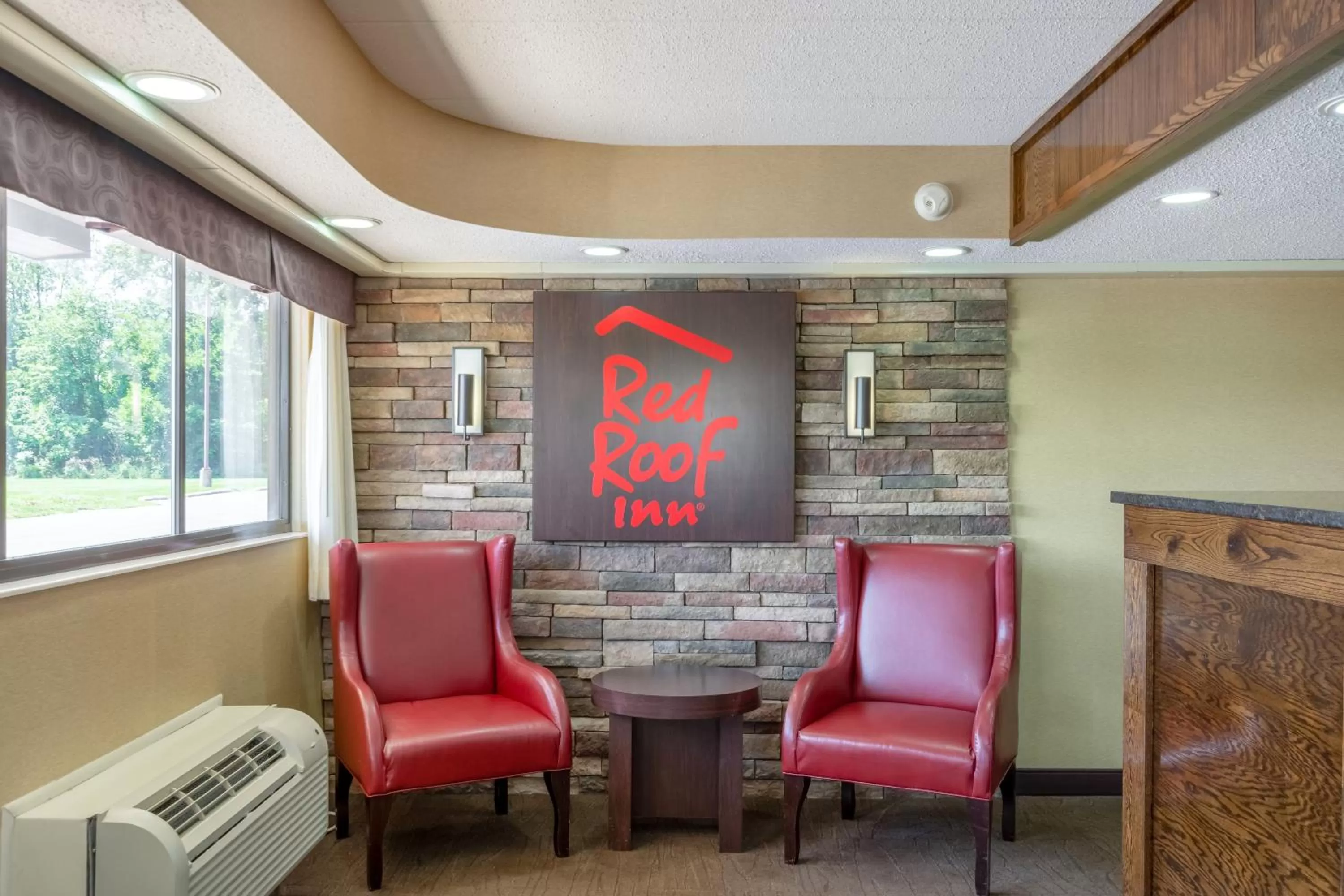 Lobby or reception in Red Roof Inn Kalamazoo East – Expo Center