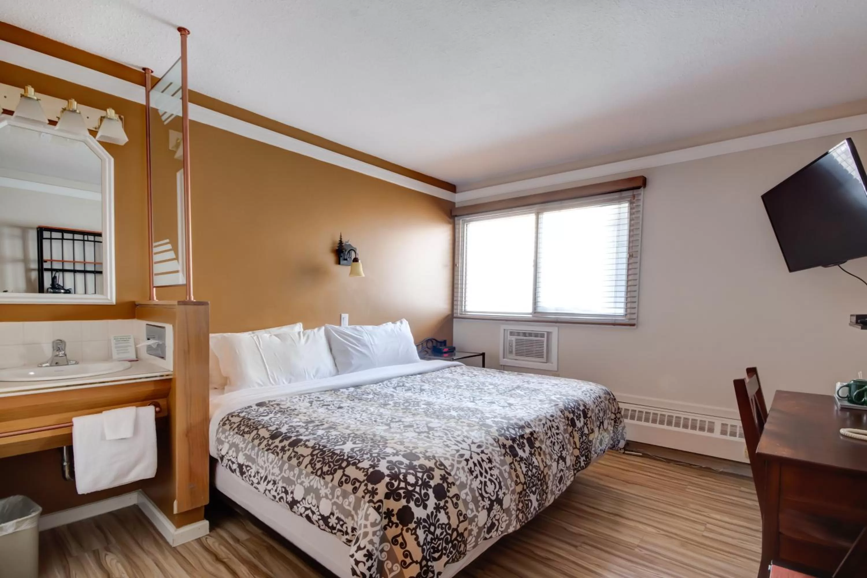 Bed in Astoria Hotel