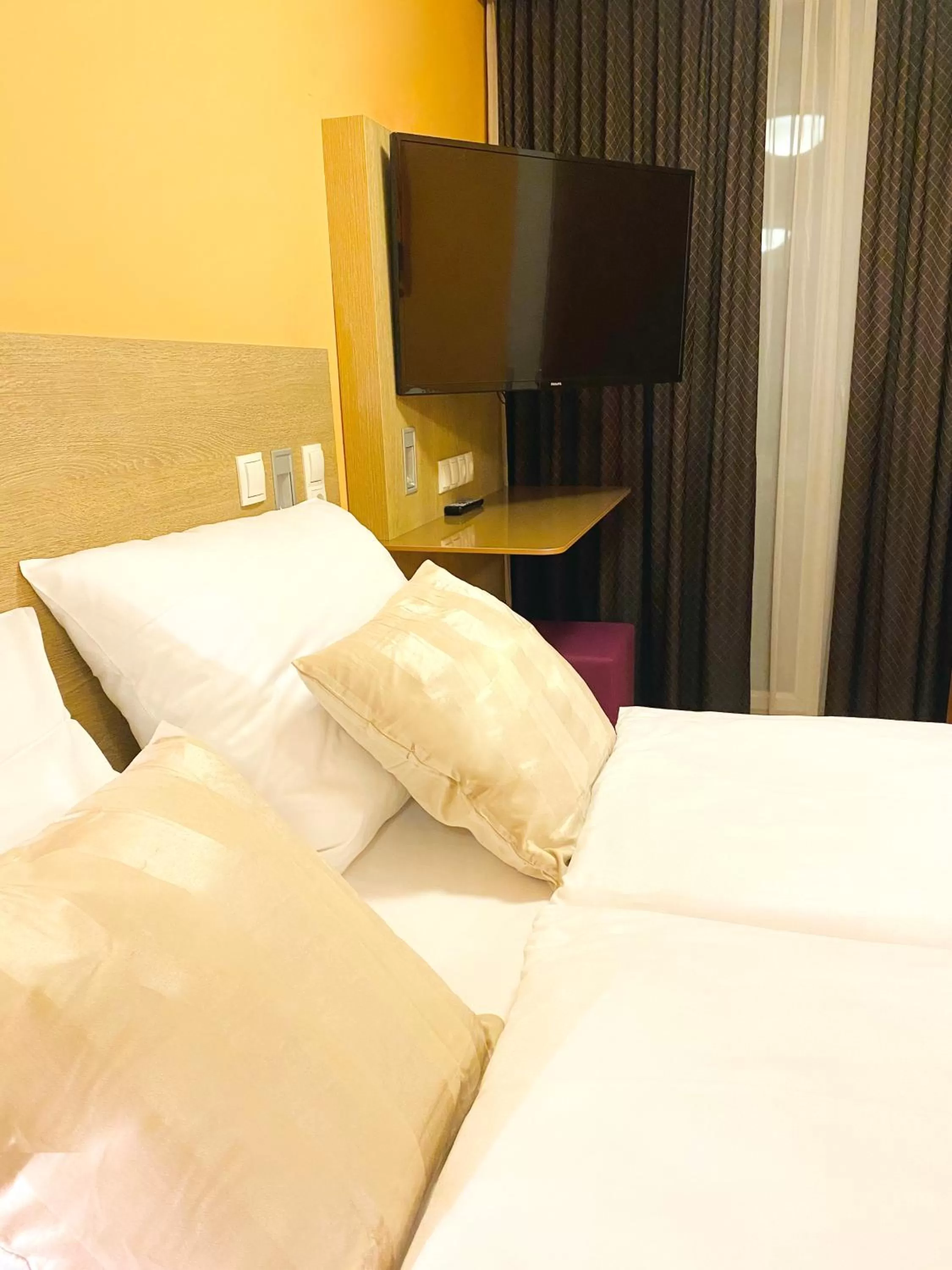 Bed in Hotel Hansehof