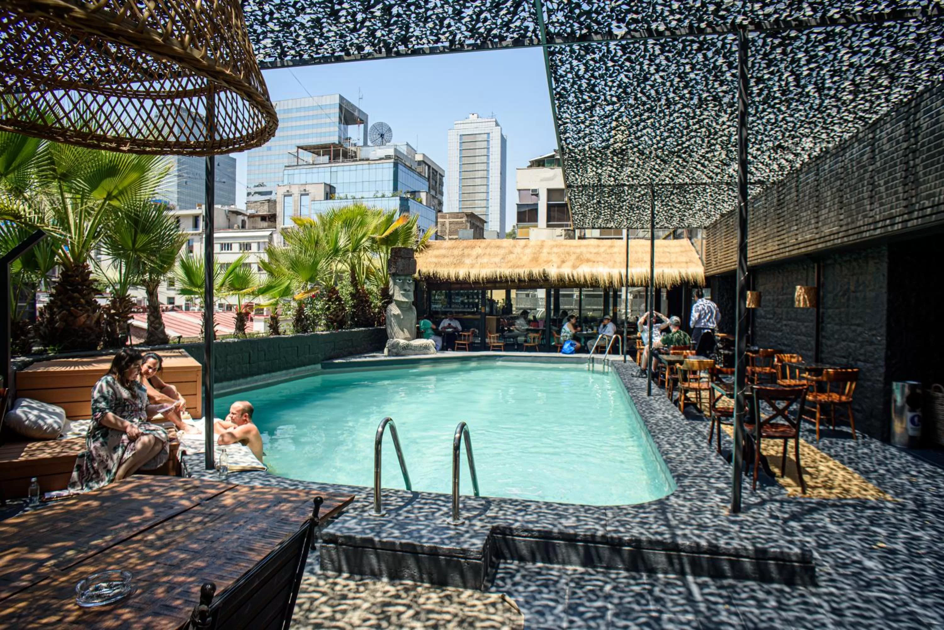 Restaurant/places to eat in Almacruz Hotel y Centro de Convenciones (Ex Galerías)