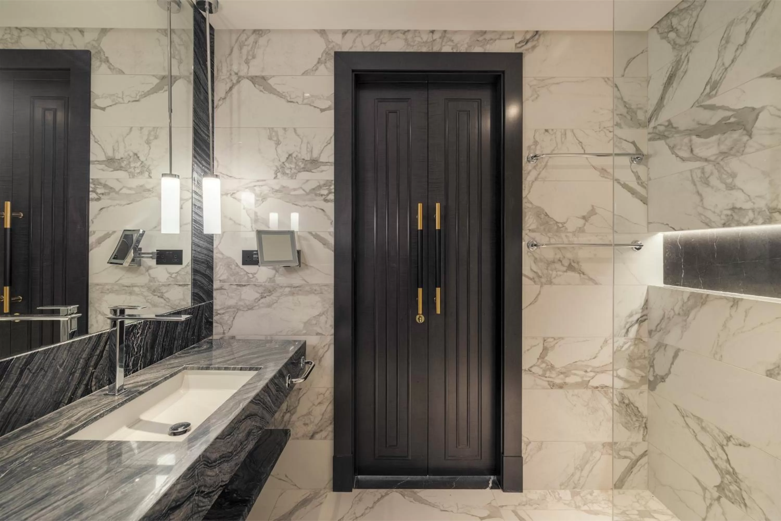 Bathroom in Mansard Riyadh, a Radisson Collection Hotel