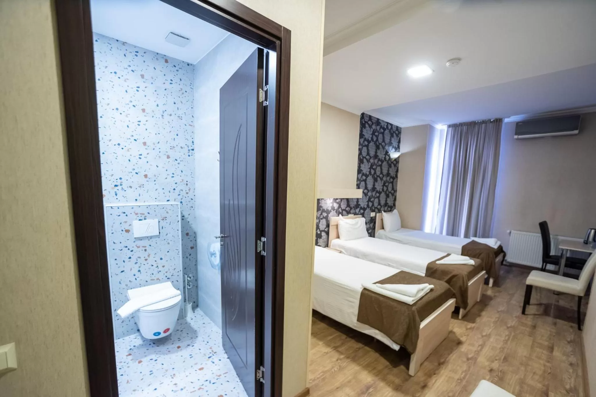 Photo of the whole room, Bed in Tiflis Hotel