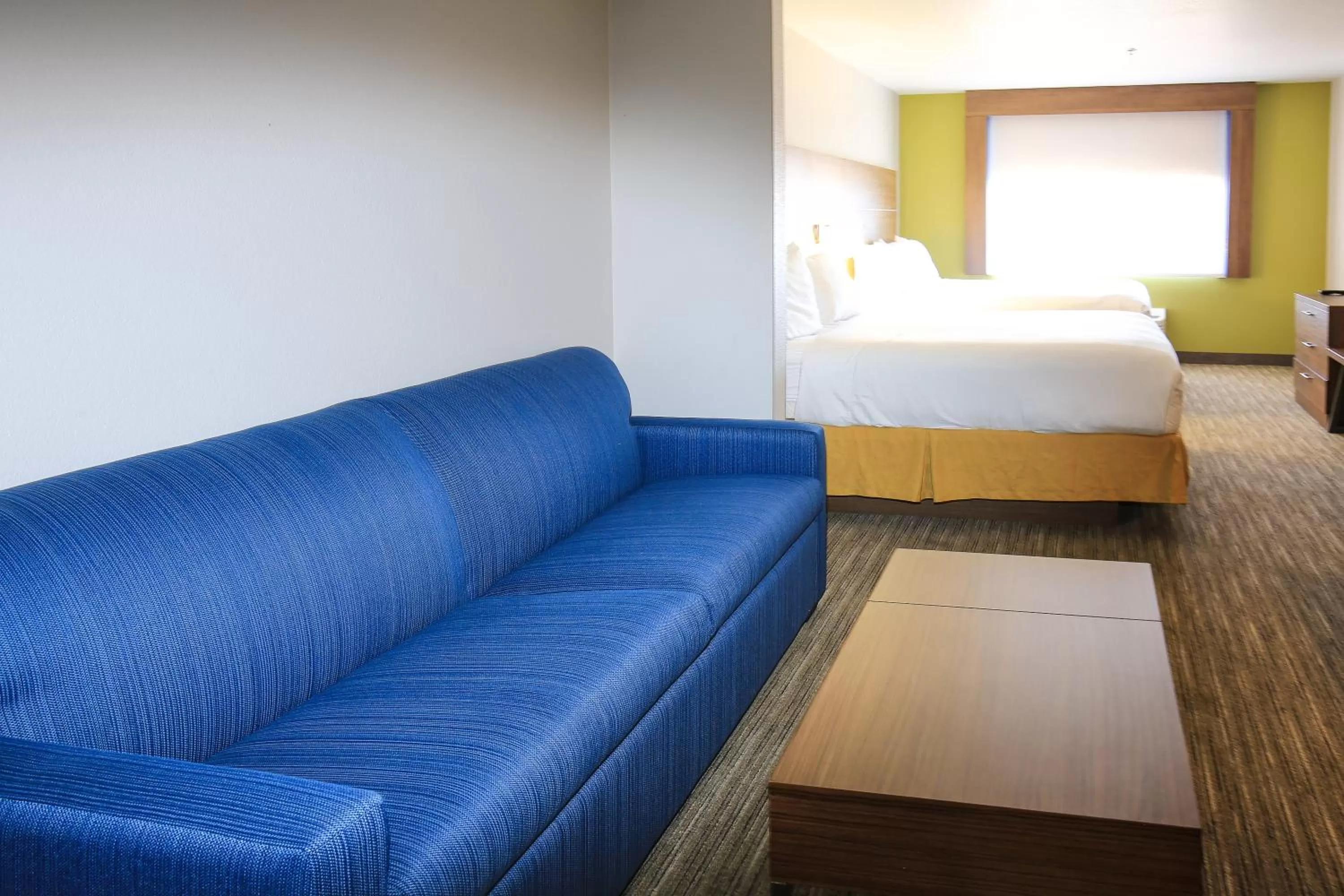 Photo of the whole room, Bed in Holiday Inn Express Hotel & Suites Hesperia by IHG