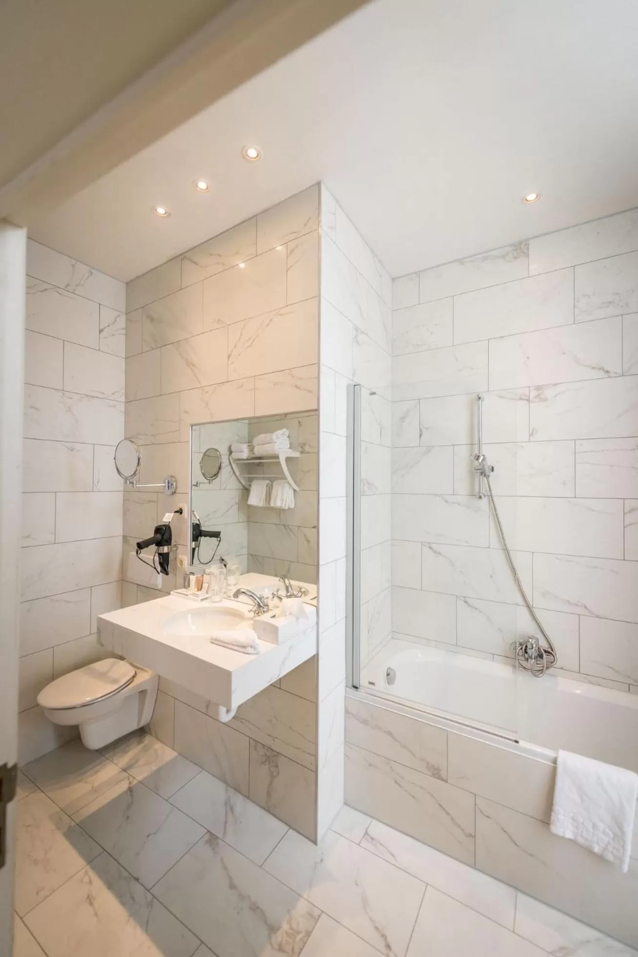 Bathroom in Hotel Jan Brito