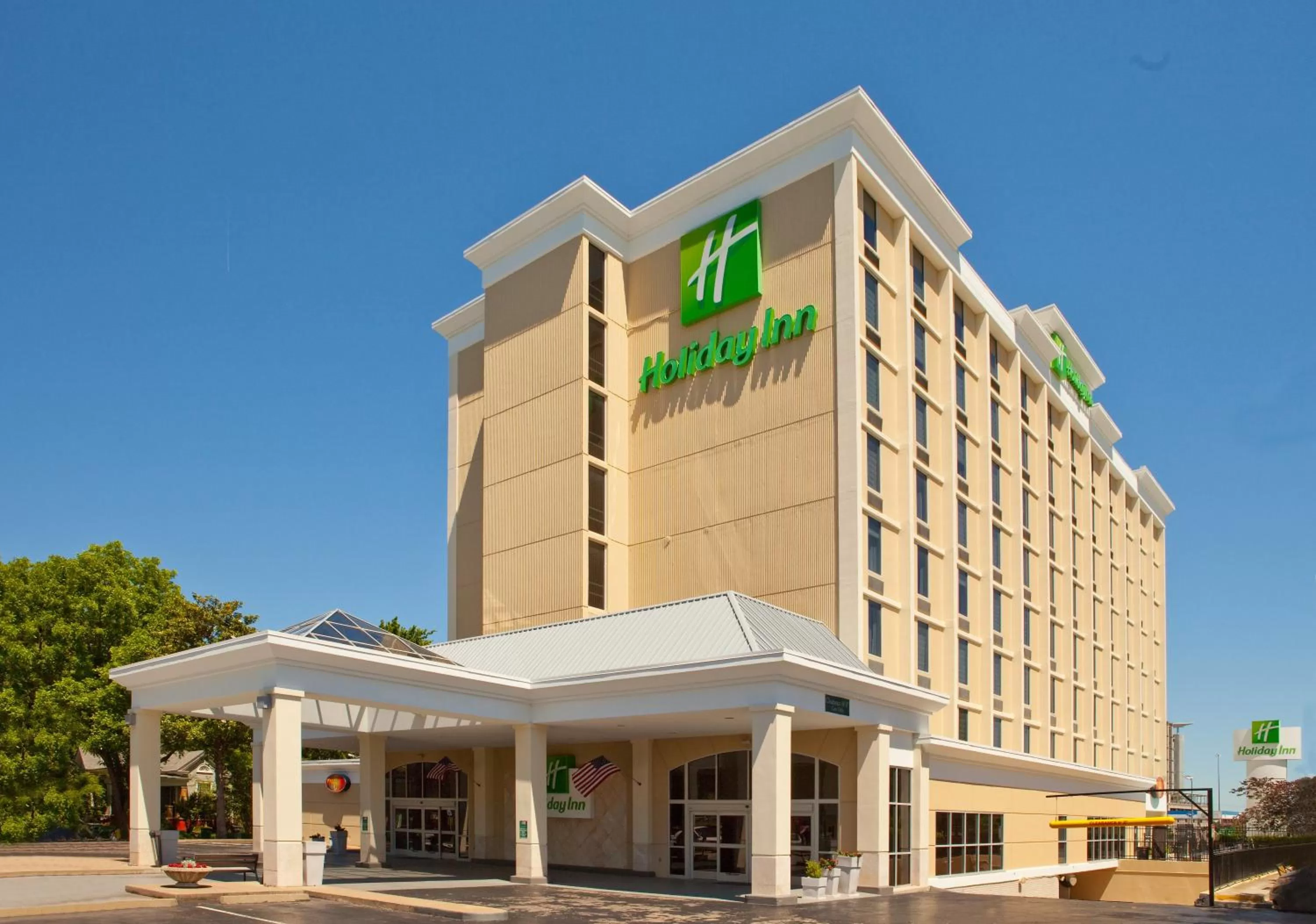 Property building in Holiday Inn Little Rock-Presidential-Downtown by IHG